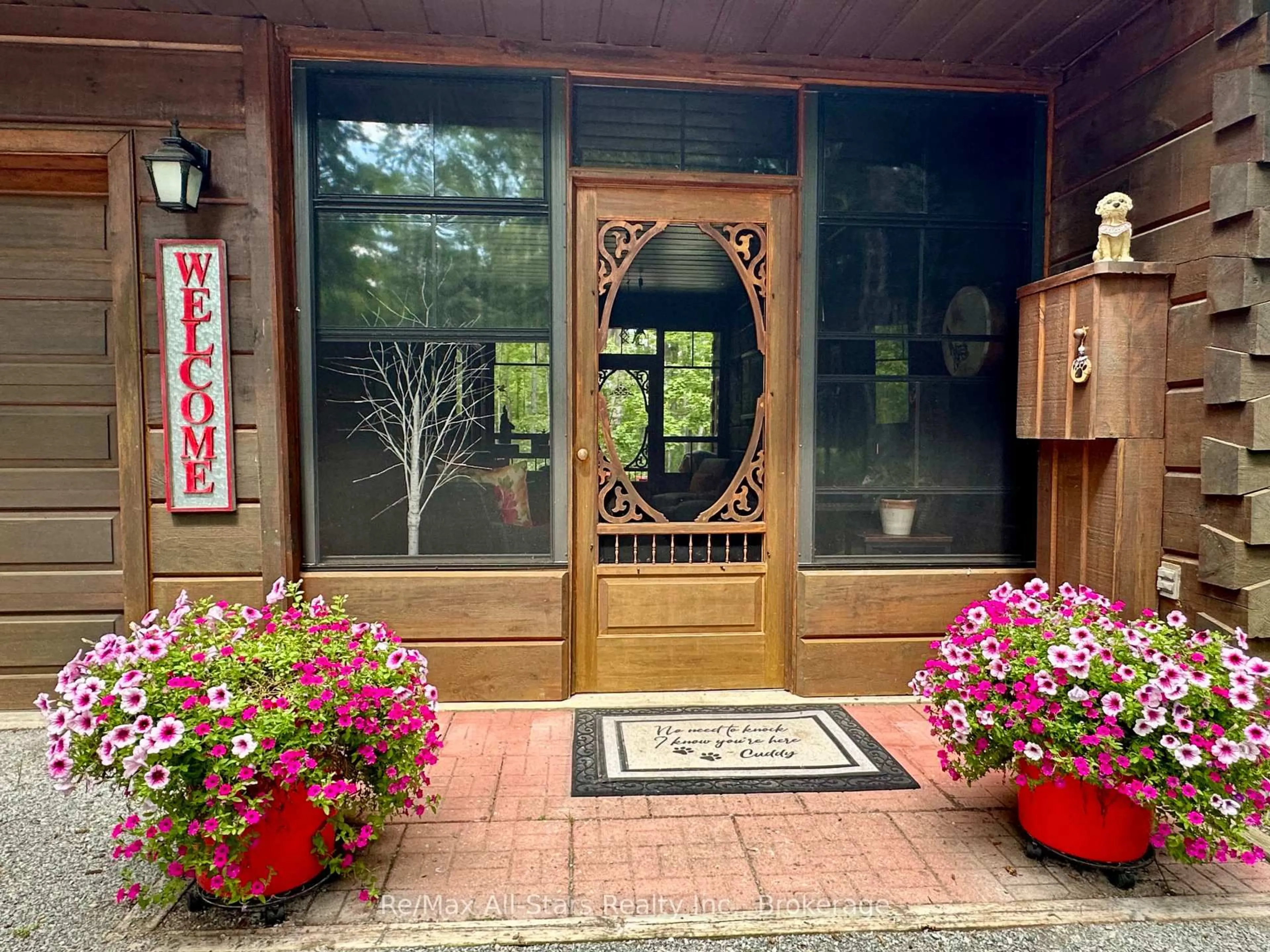 Indoor entryway for 55 Golf Club Cres, Kawartha Lakes Ontario K0M 1N0