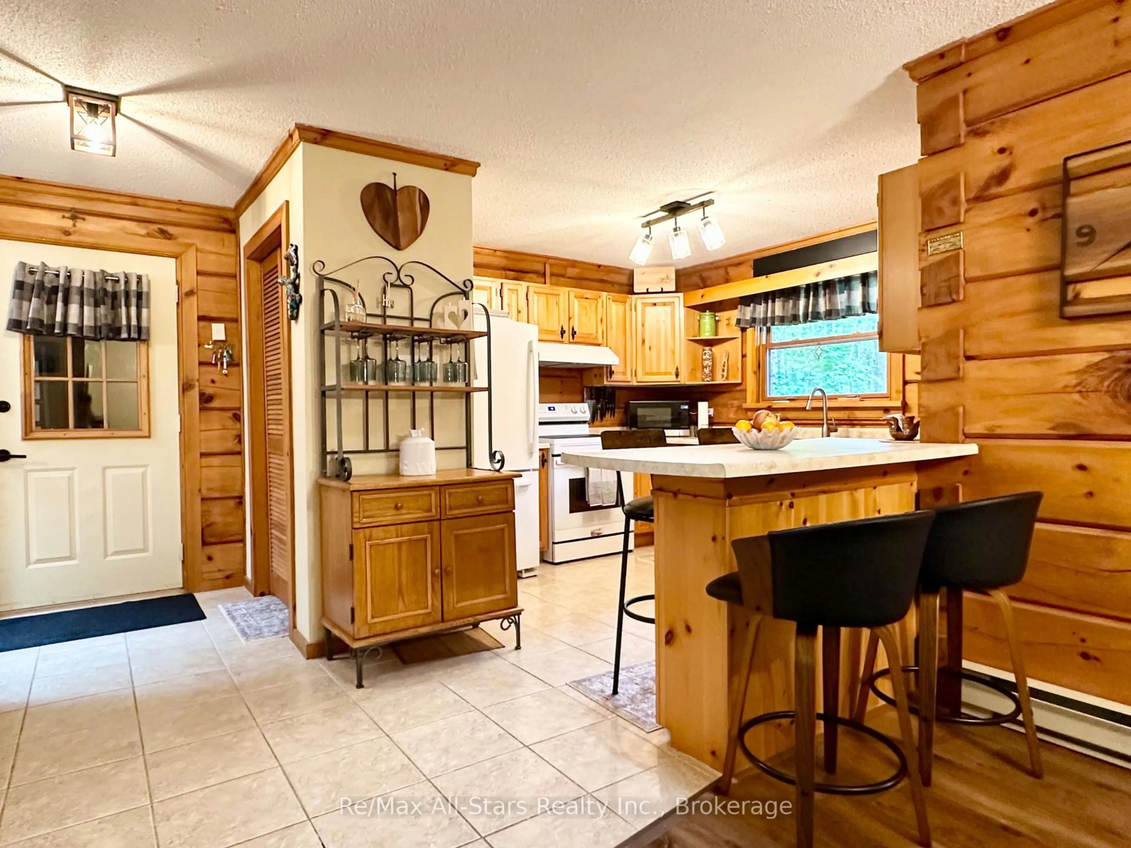 Rustic kitchen, unknown for 55 Golf Club Cres, Kawartha Lakes Ontario K0M 1N0