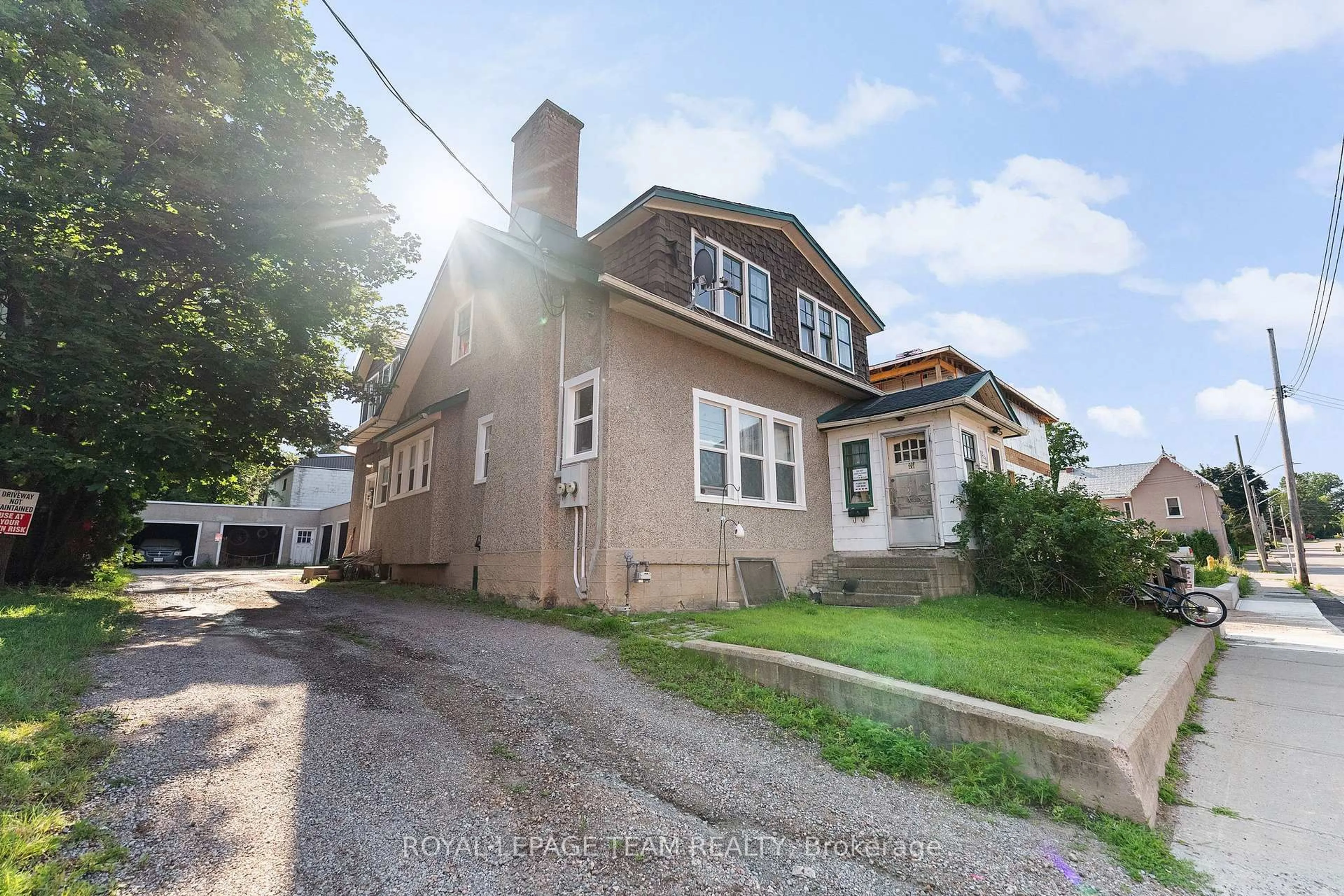 A pic from outside/outdoor area/front of a property/back of a property/a pic from drone, street for 229 Cecelia St, Pembroke Ontario K8A 1R8