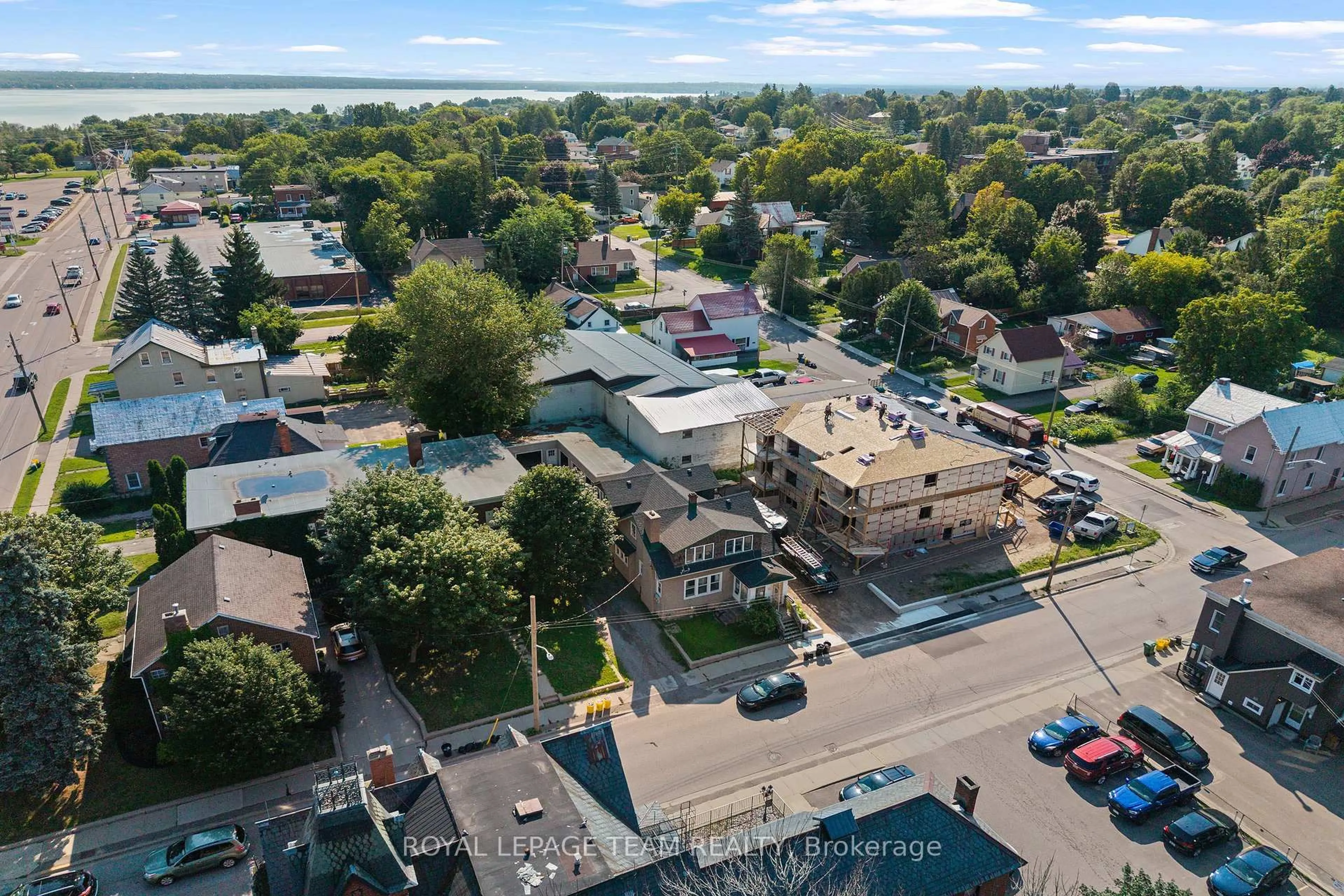 A pic from outside/outdoor area/front of a property/back of a property/a pic from drone, street for 229 Cecelia St, Pembroke Ontario K8A 1R8