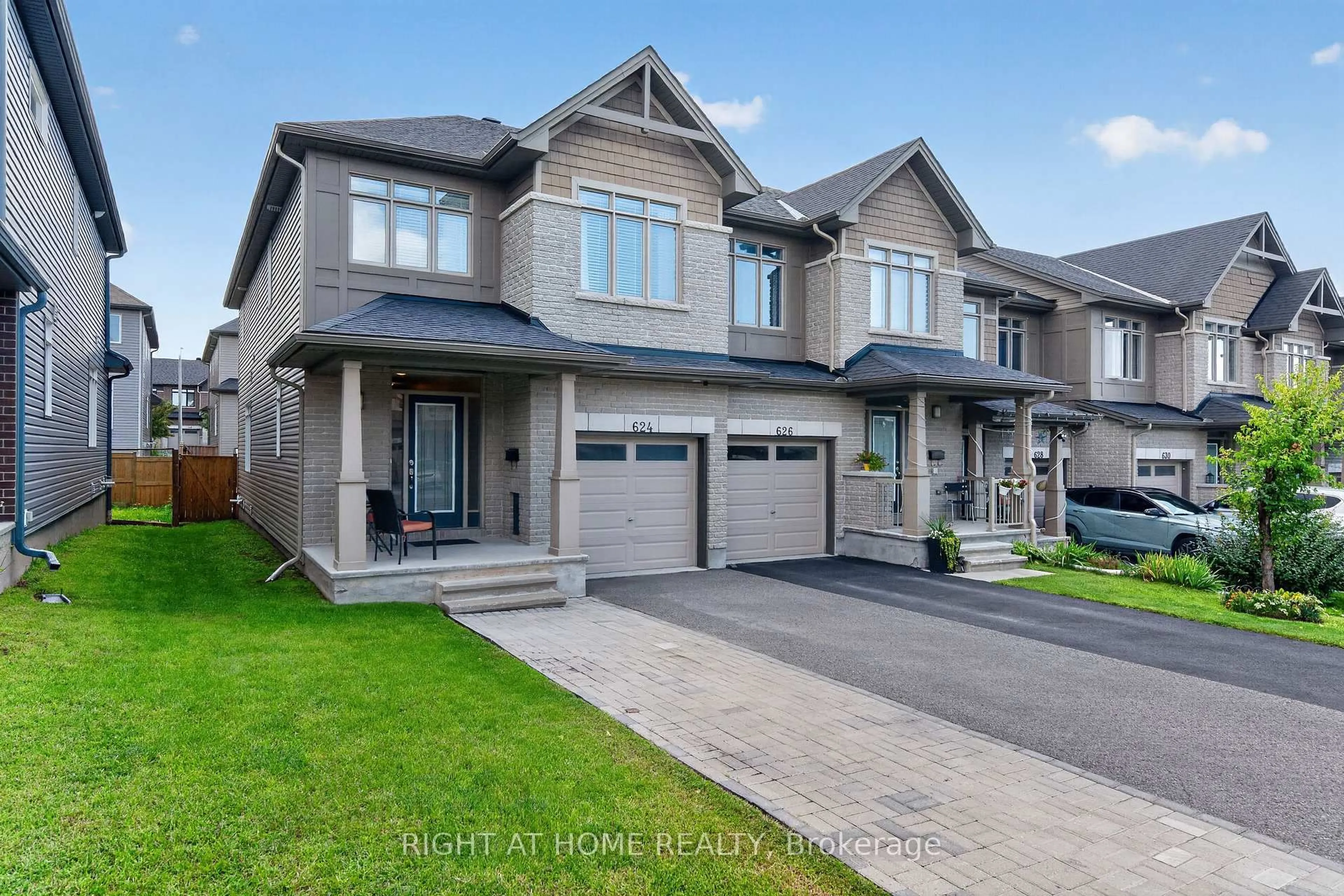 Home with brick exterior material, street for 624 Spring Valley Dr, Ottawa Ontario K1W 0C6