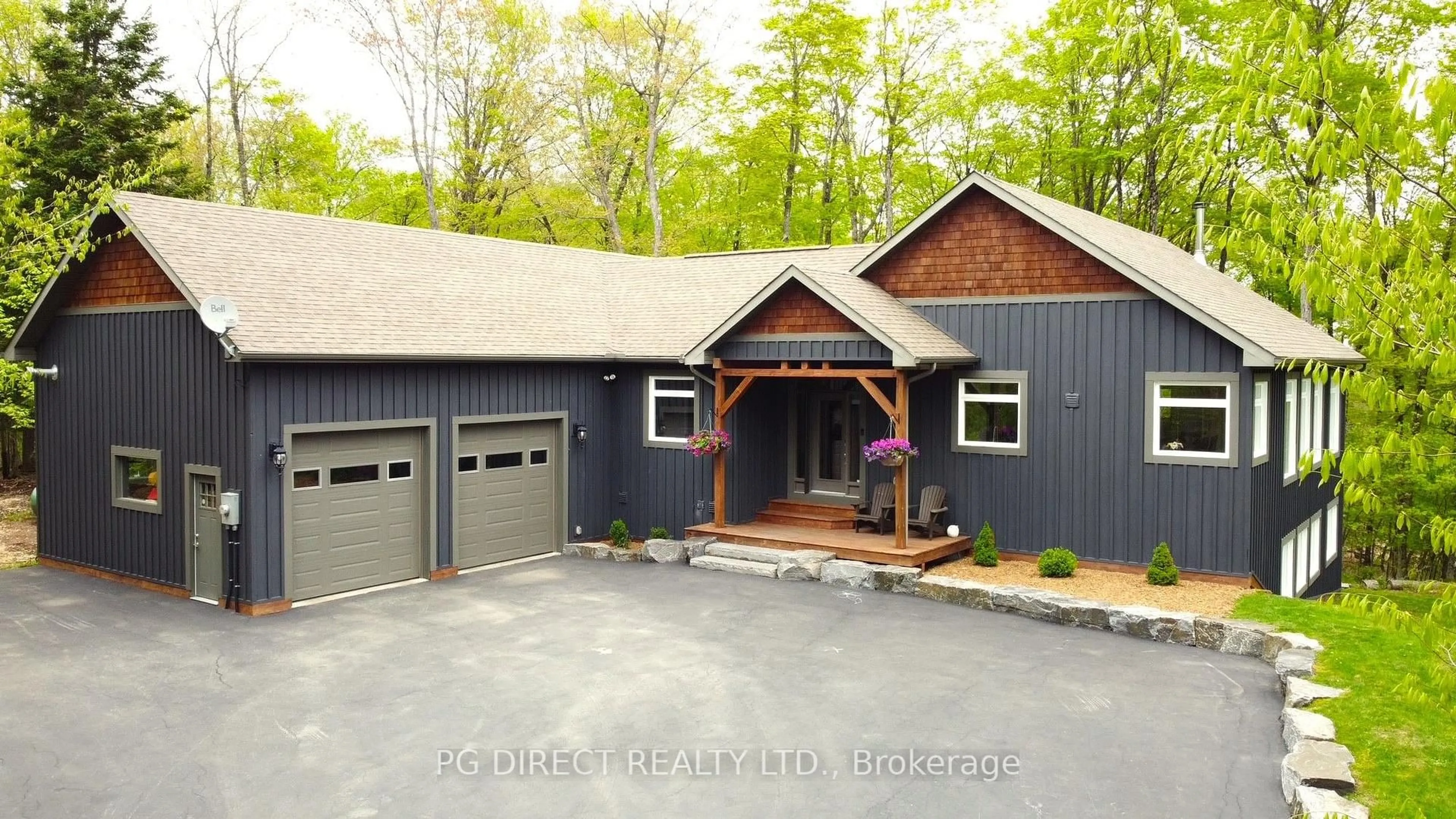 Home with vinyl exterior material, unknown for 2 Hawk Ridge Crt, Huntsville Ontario P1H 0A7