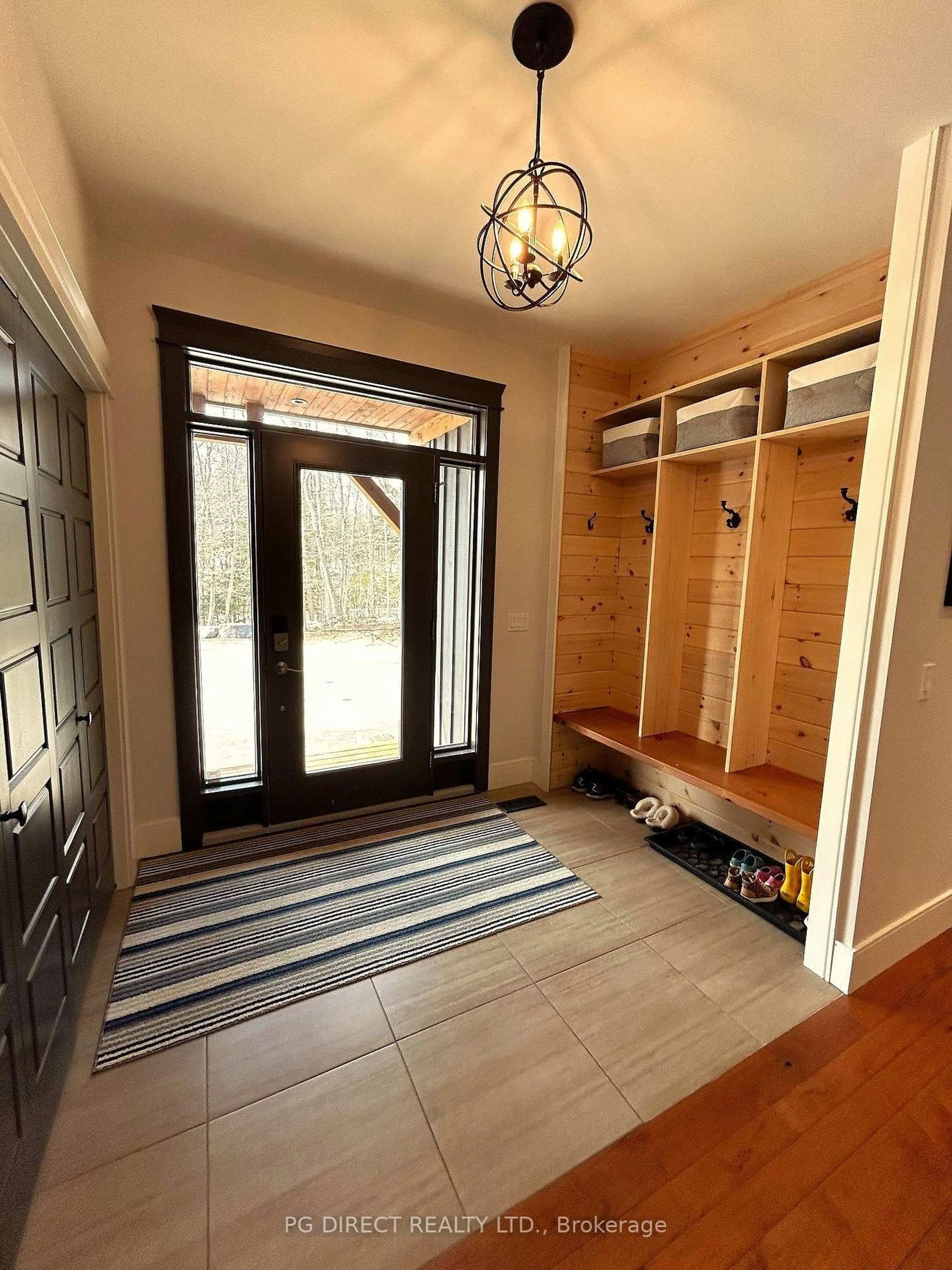 Indoor entryway for 2 Hawk Ridge Crt, Huntsville Ontario P1H 0A7