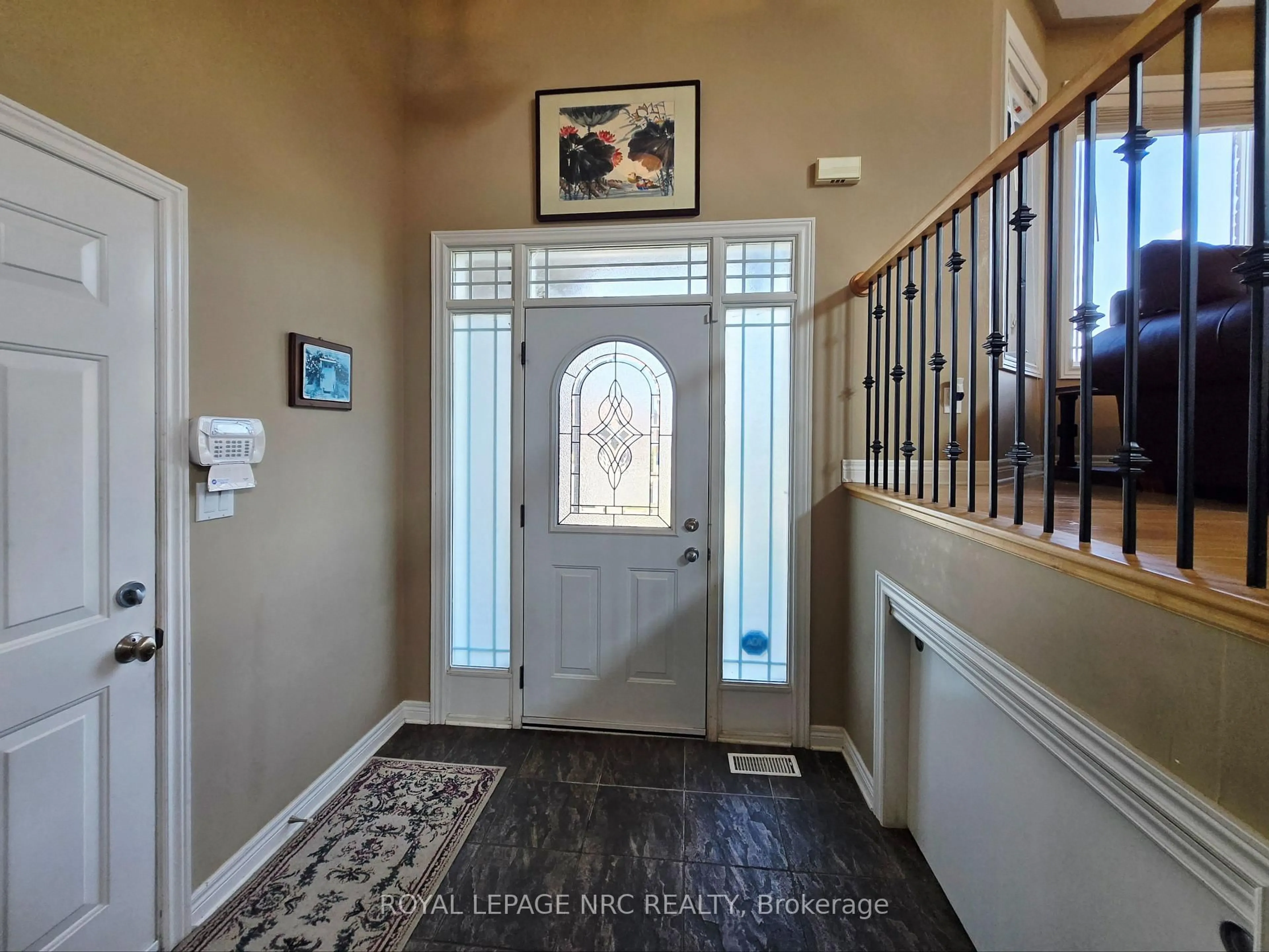 Indoor entryway for 7139 Parkside Rd, Niagara Falls Ontario L2H 3L6