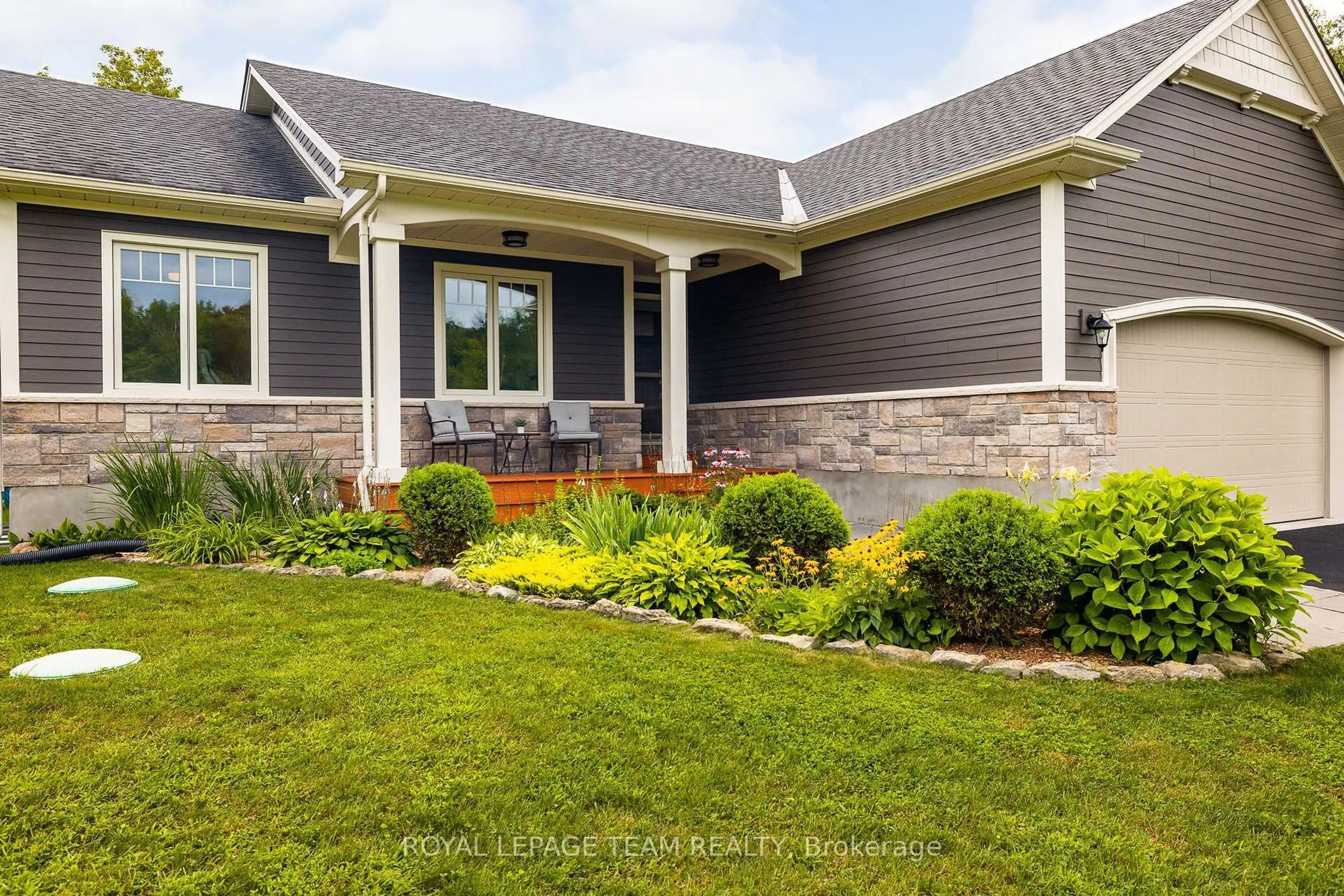 Home with vinyl exterior material, street for 116 Brookberry Cres, North Grenville Ontario K0G 1J0
