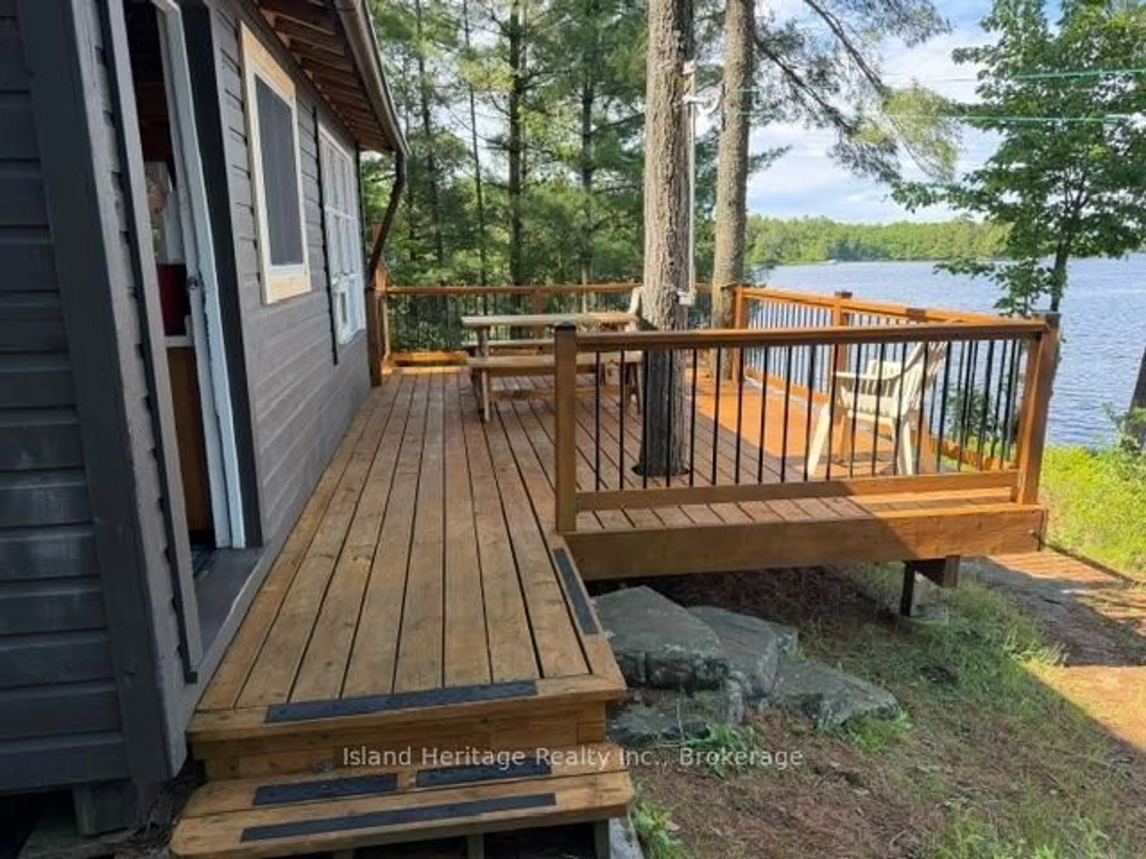 Patio, water/lake/river/ocean view for 2 trout lake Island, McDougall Ontario P2A 2Z1