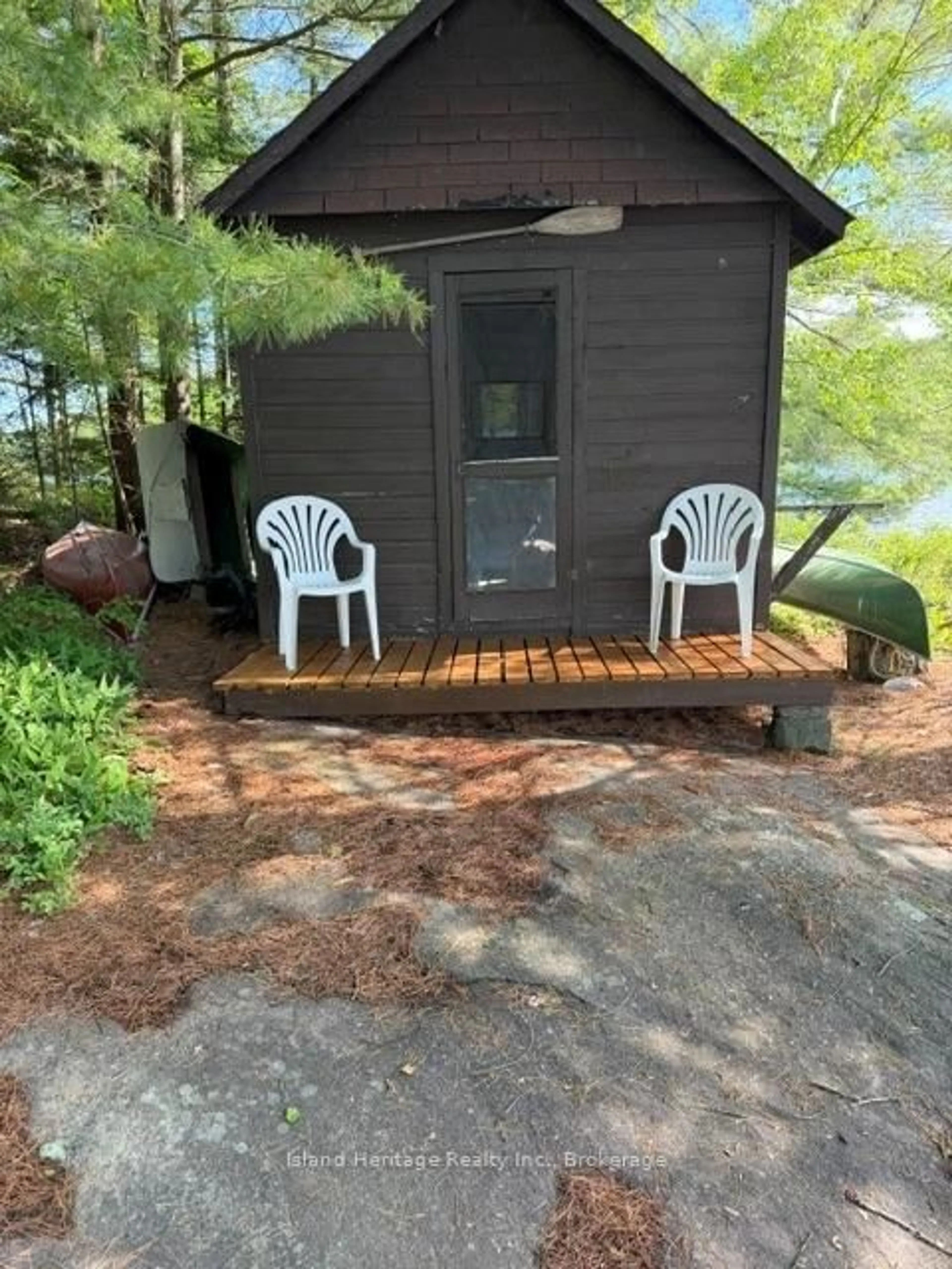 Patio, water/lake/river/ocean view for 2 trout lake Island, McDougall Ontario P2A 2Z1