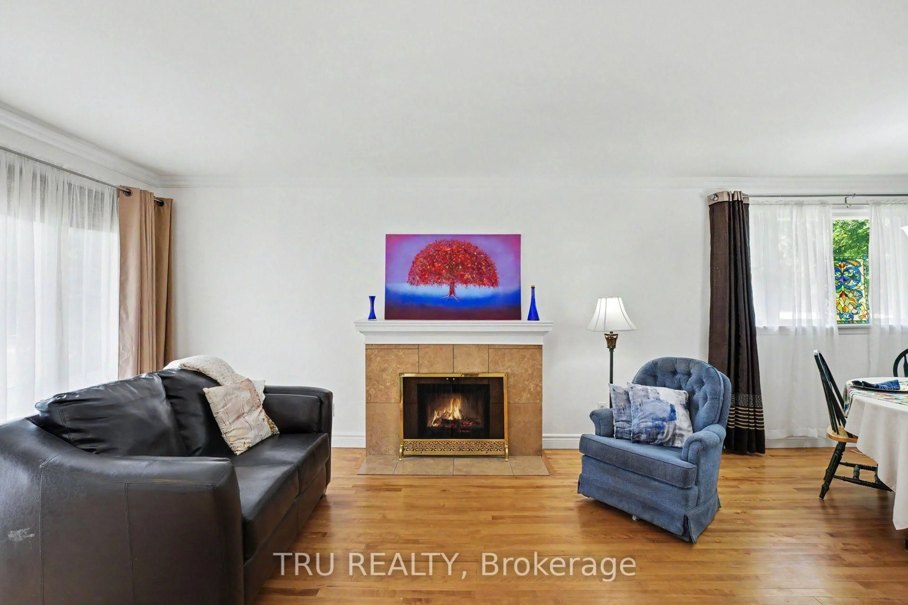 Living room with furniture, unknown for 1908 Saunderson Dr, Ottawa Ontario K1G 2C7