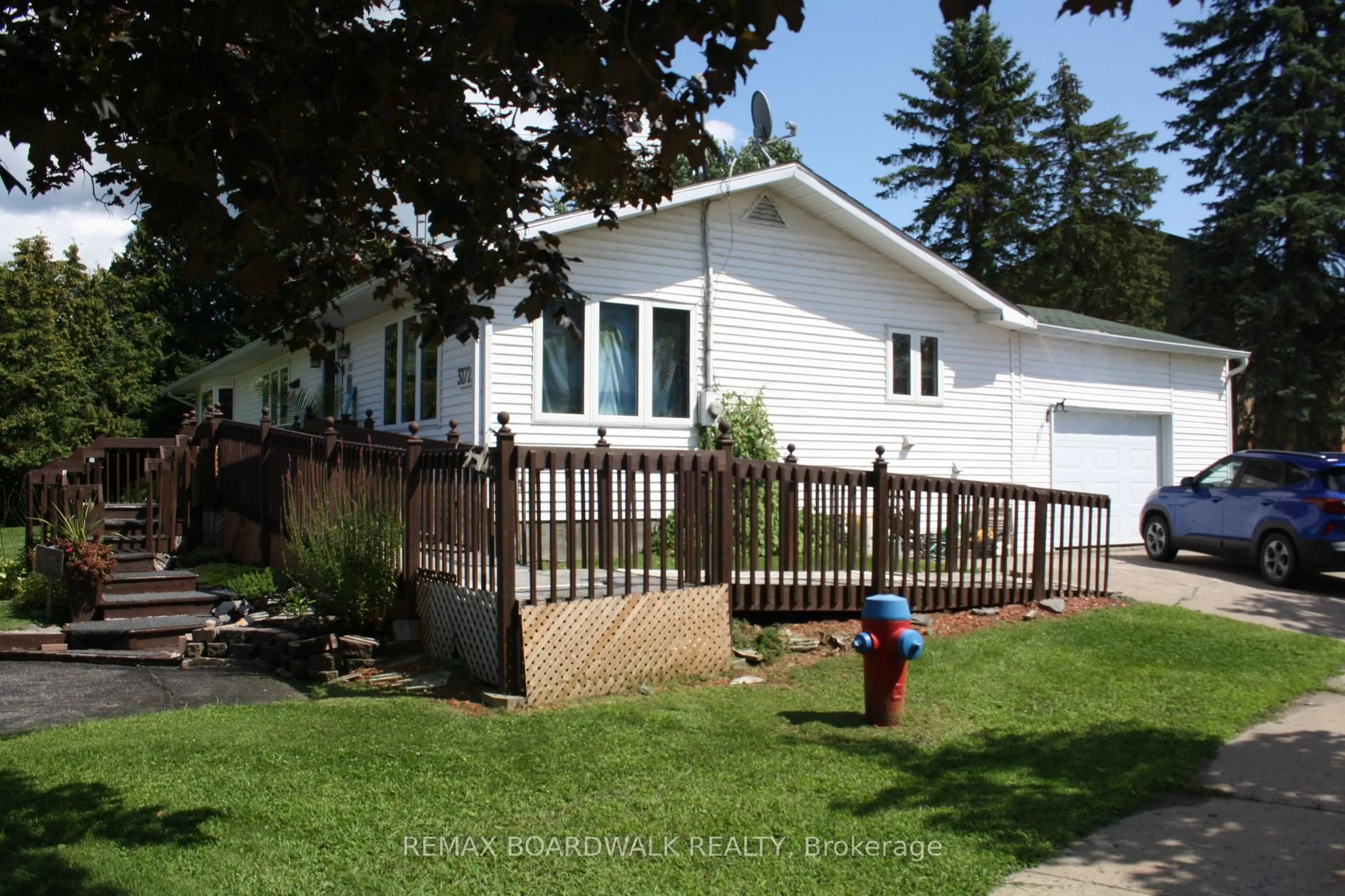 Home with vinyl exterior material, street for 3172 Rue Principale St, Alfred and Plantagenet Ontario K0A 3K0