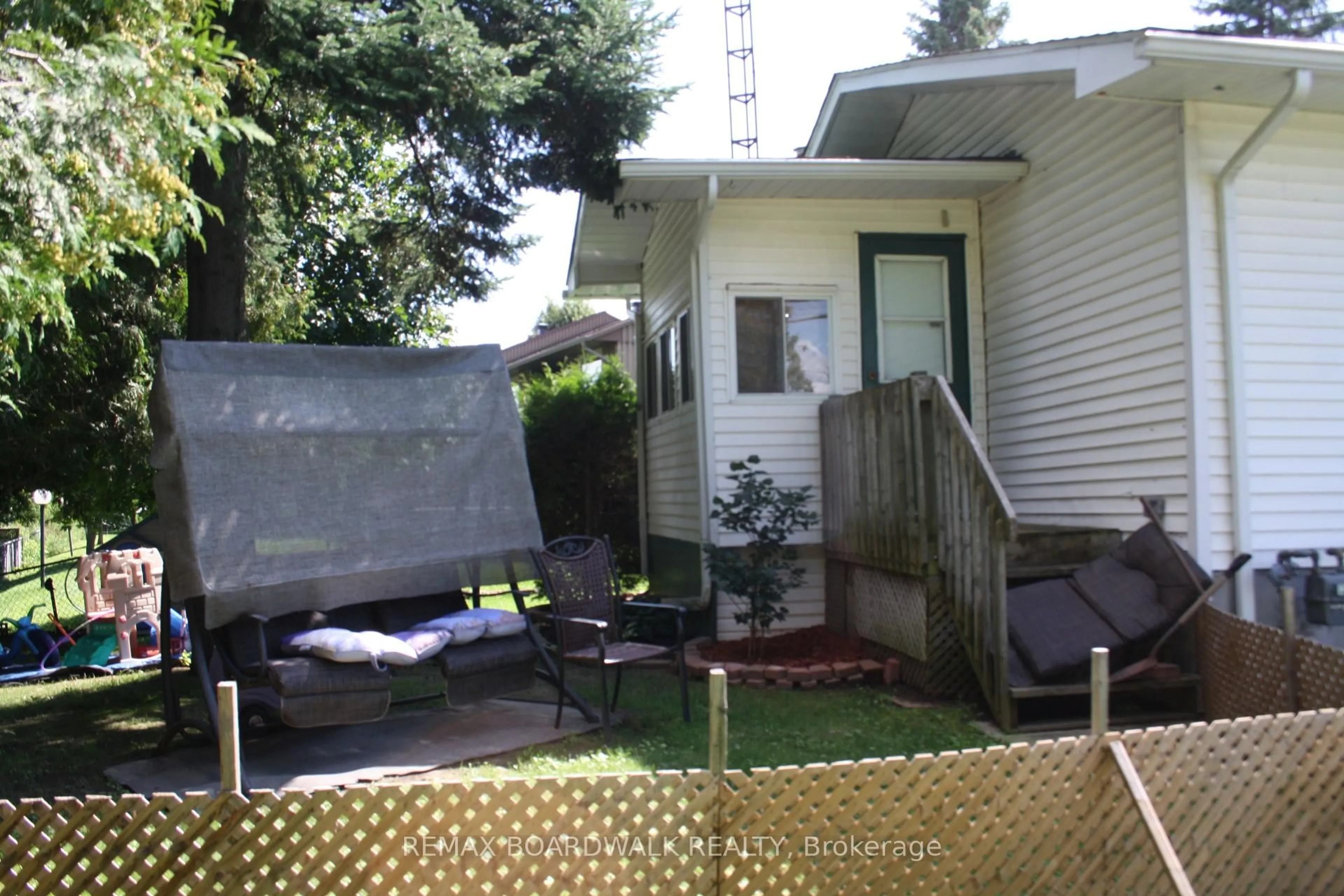 Patio, street for 3172 Rue Principale St, Alfred and Plantagenet Ontario K0A 3K0