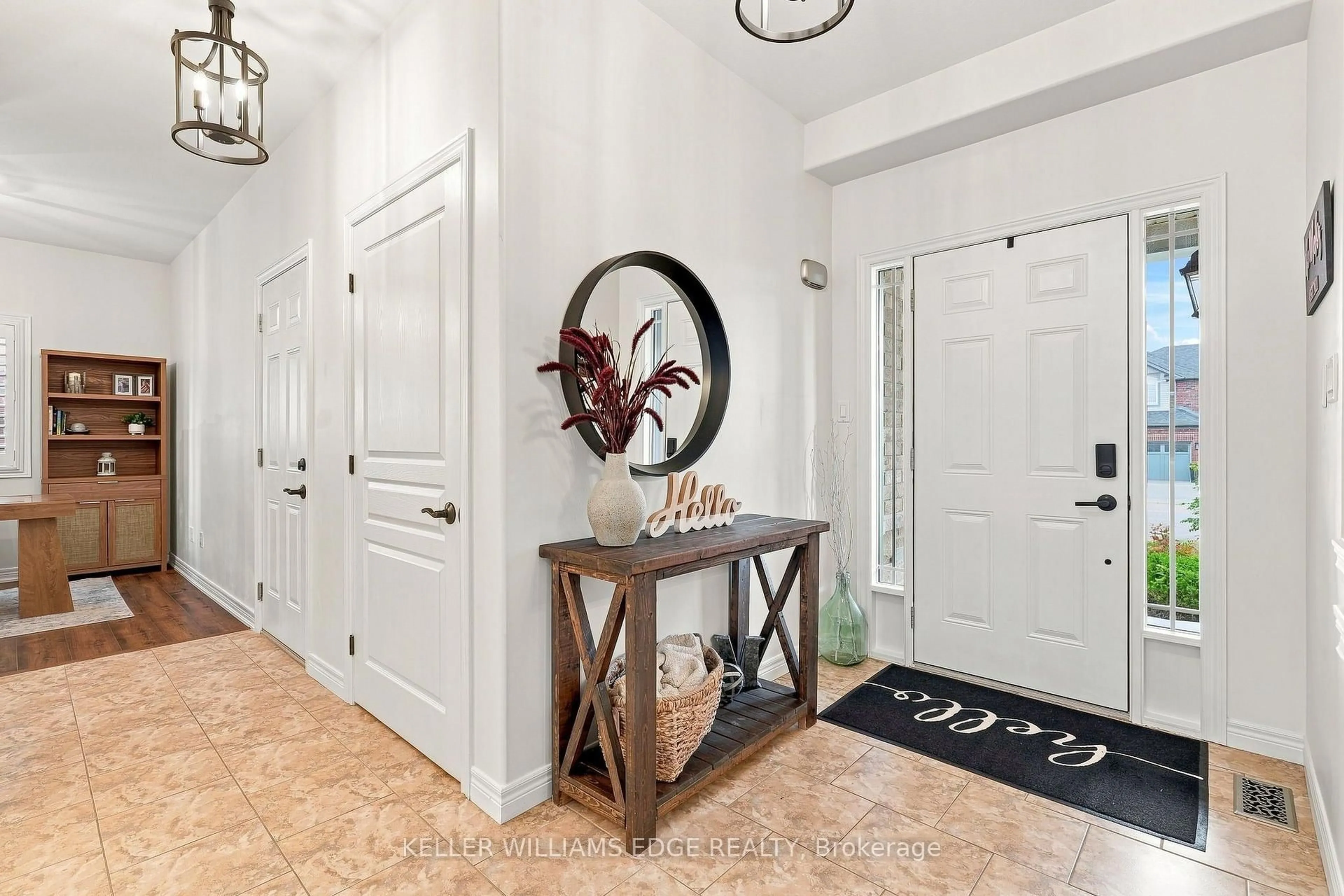 Indoor entryway for 53 Valiant Circ, Hamilton Ontario L0R 1C0