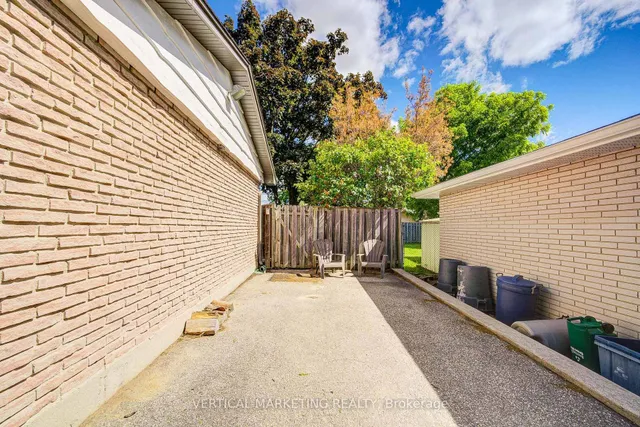10 Crabapple Crt, Brantford 4