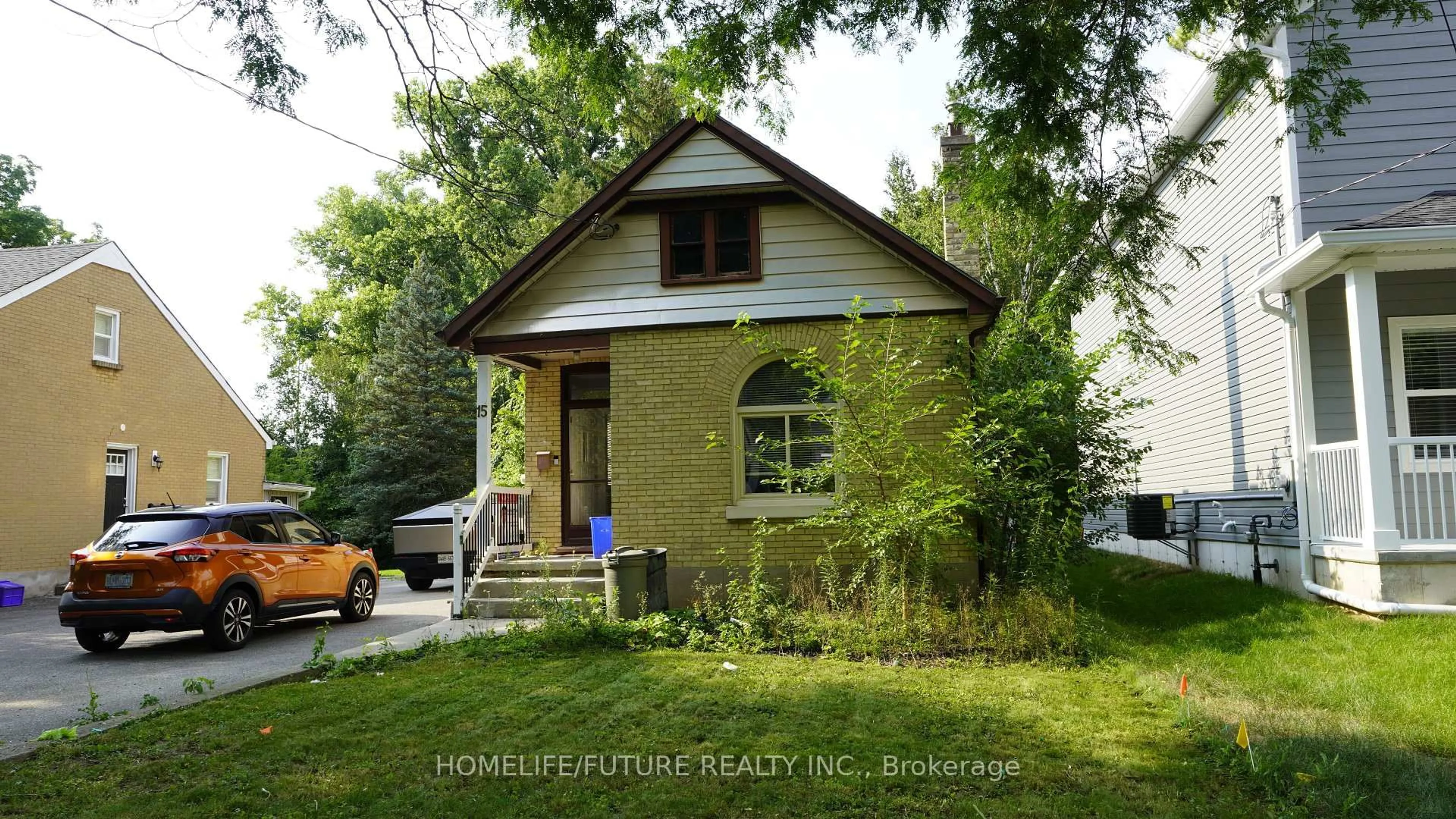 Home with brick exterior material, street for 15 Charles St, London North Ontario N6H 1H1
