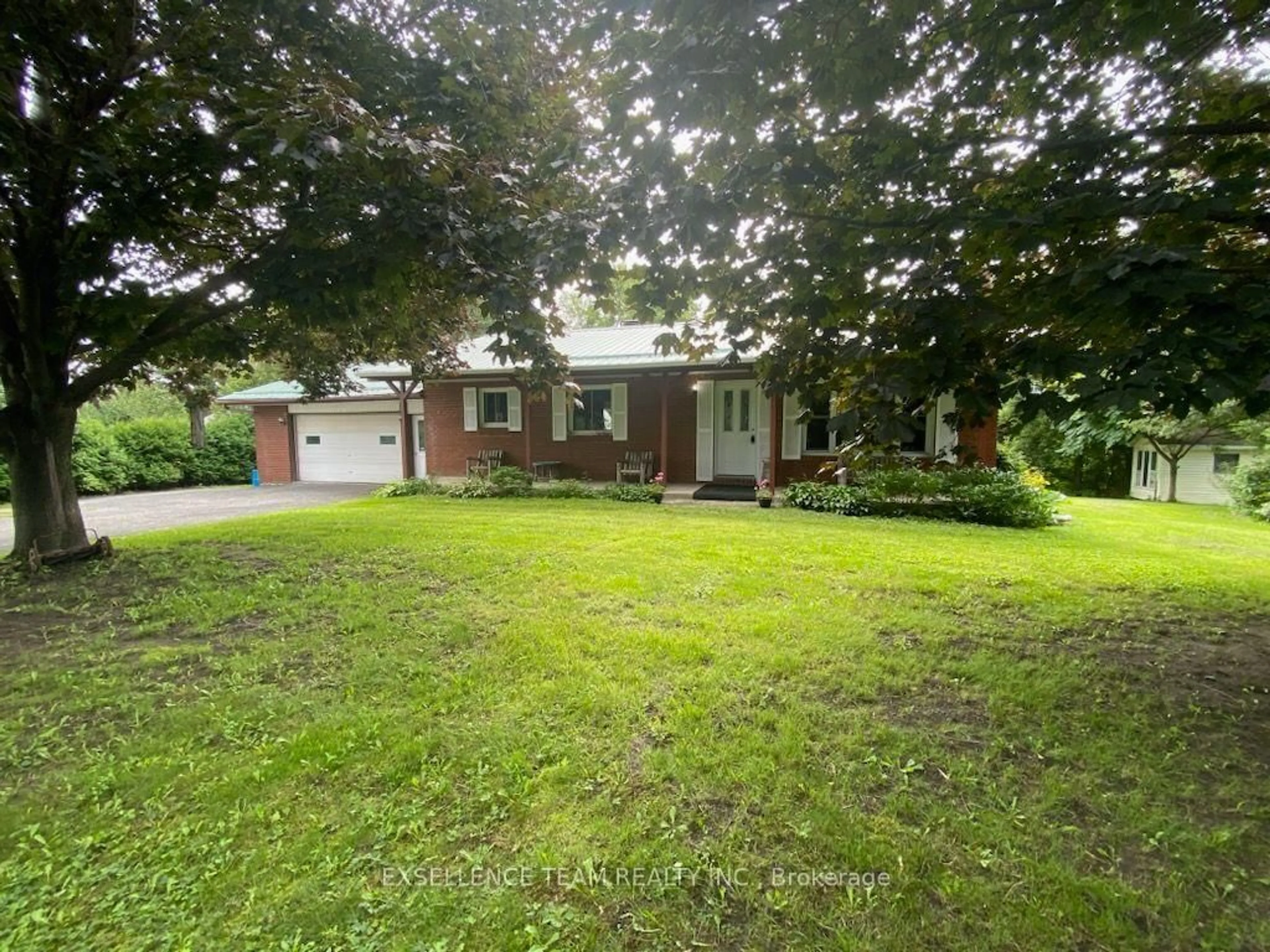 A pic from outside/outdoor area/front of a property/back of a property/a pic from drone, street for 20596 Conc 5 Concession, South Glengarry Ontario K0C 1L0