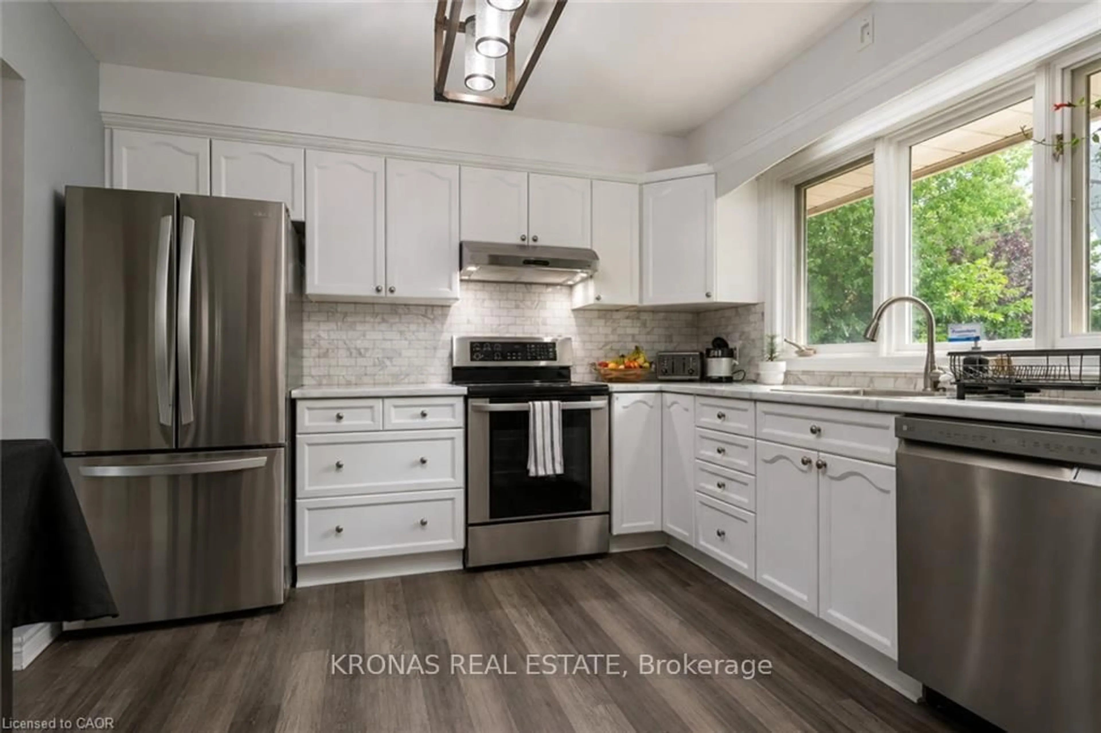 Open concept kitchen, unknown for 119 Seneca Dr, Hamilton Ontario L9G 3B7