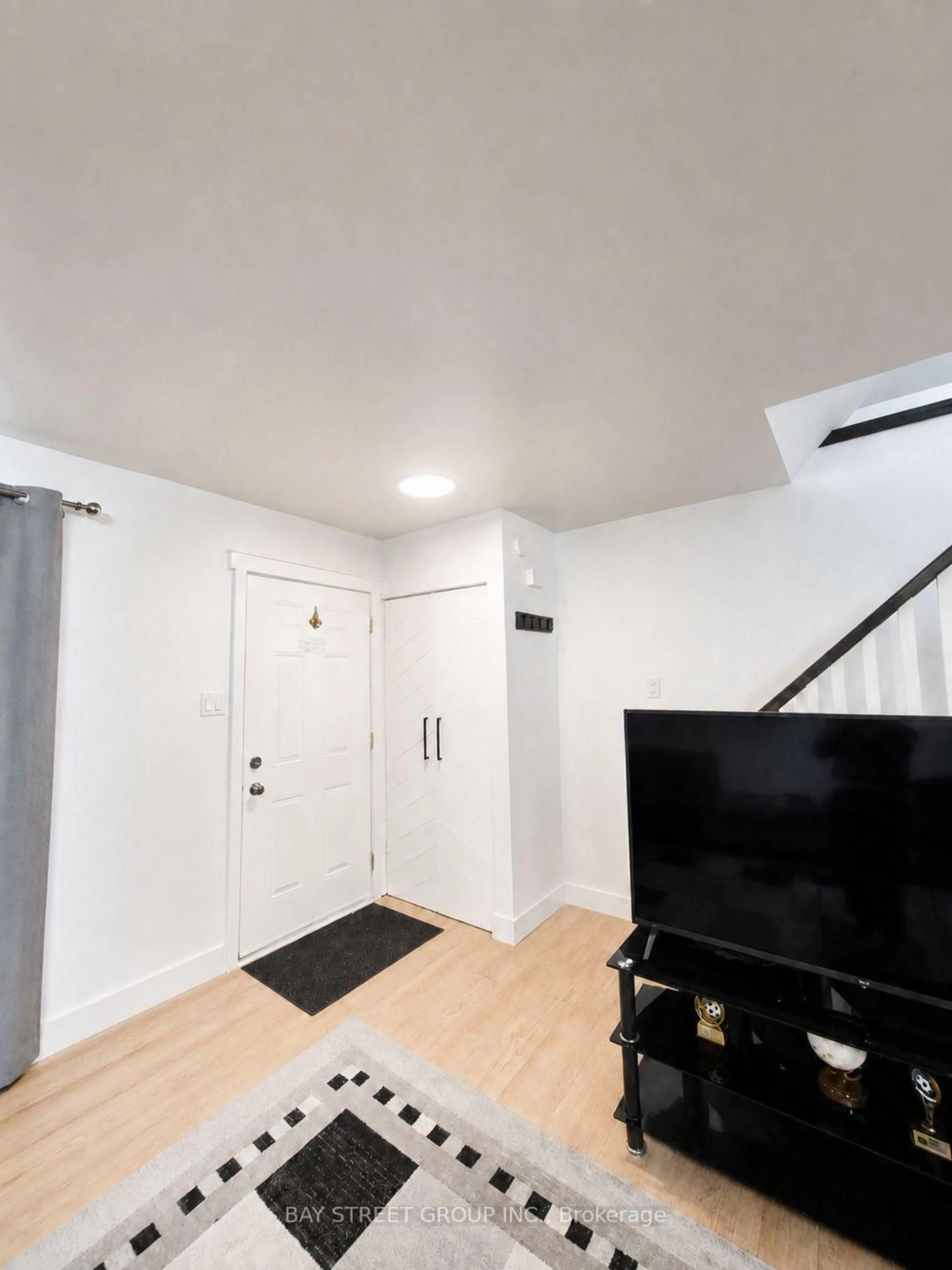 A pic of a room for 22 ROSAMOND Cres, London South Ontario N6E 2M8