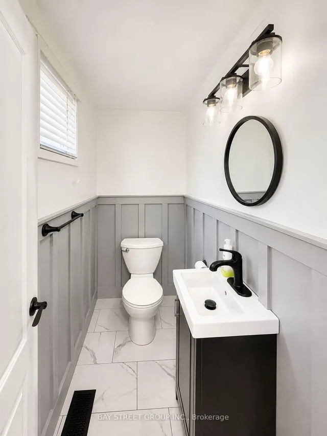 22 ROSAMOND Cres, London South 5