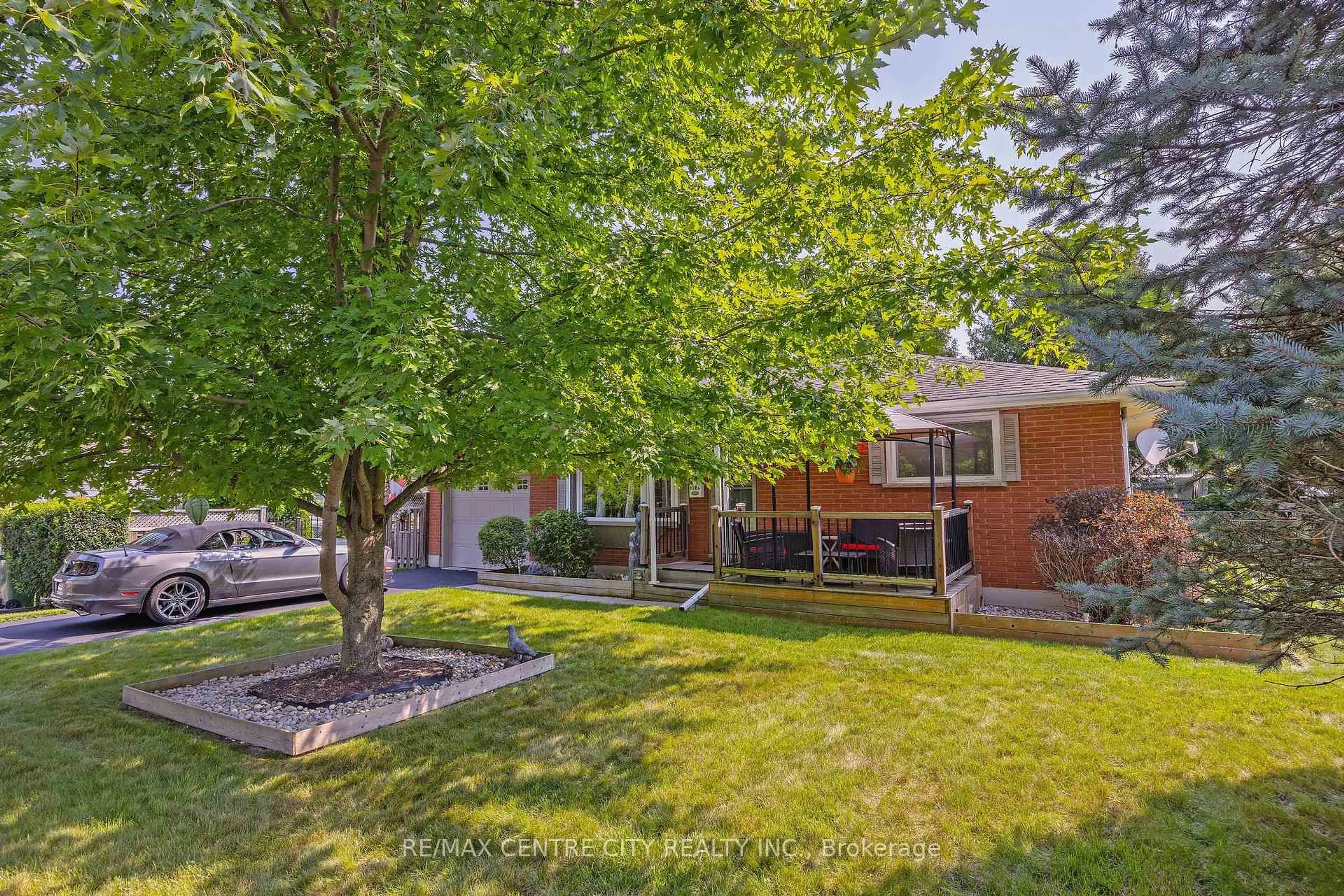 Unknown for 117 1/2 FLORA St, St. Thomas Ontario N5P 2Y1