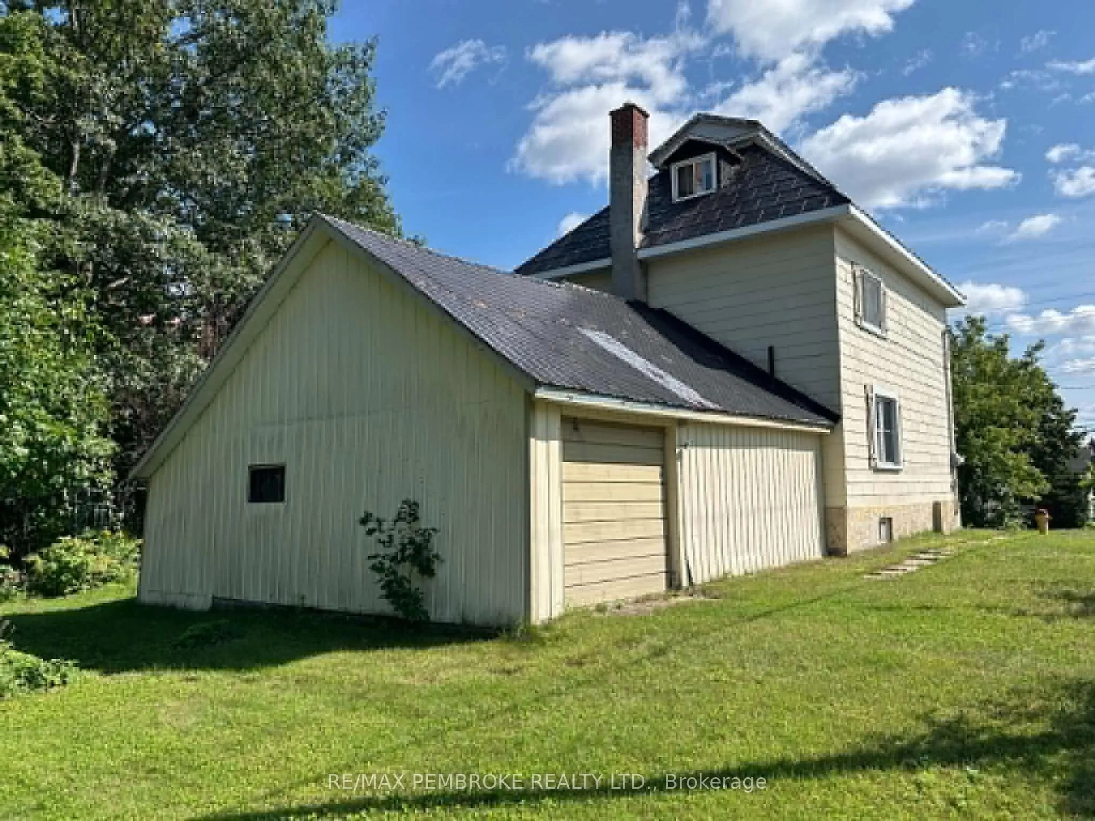 Unknown for 539 Mcgee St, Pembroke Ontario K8A 6E3