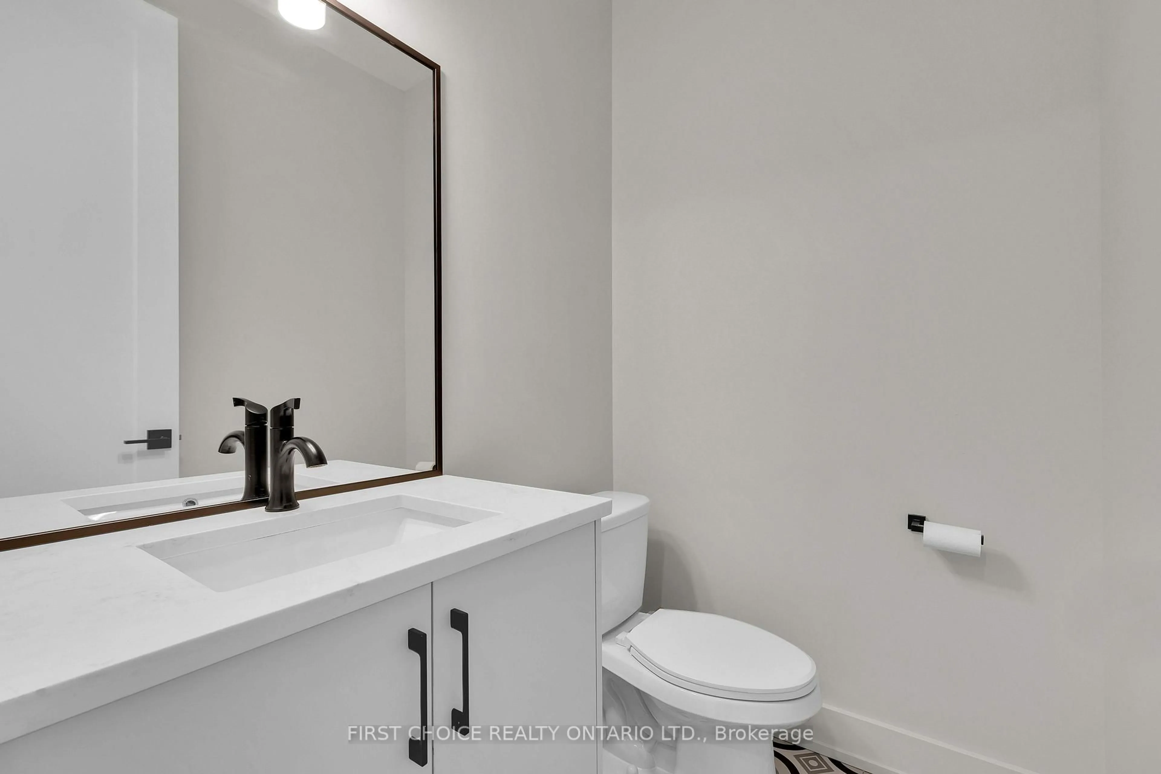 Standard bathroom, unknown for 271 Queen Mary St, Ottawa Ontario K1K 1X1