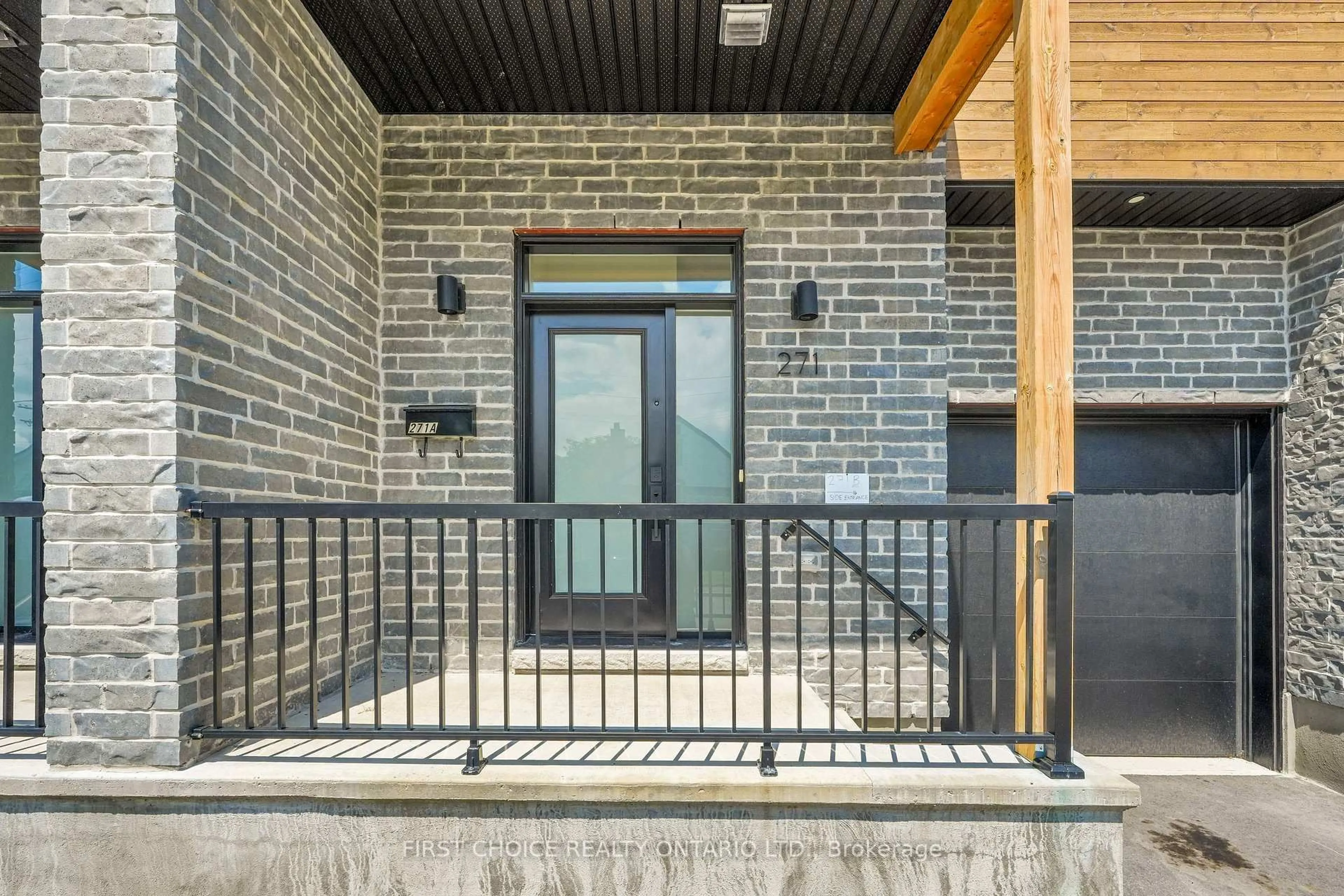 Unknown for 269-271 Queen Mary St, Ottawa Ontario K1K 1X1