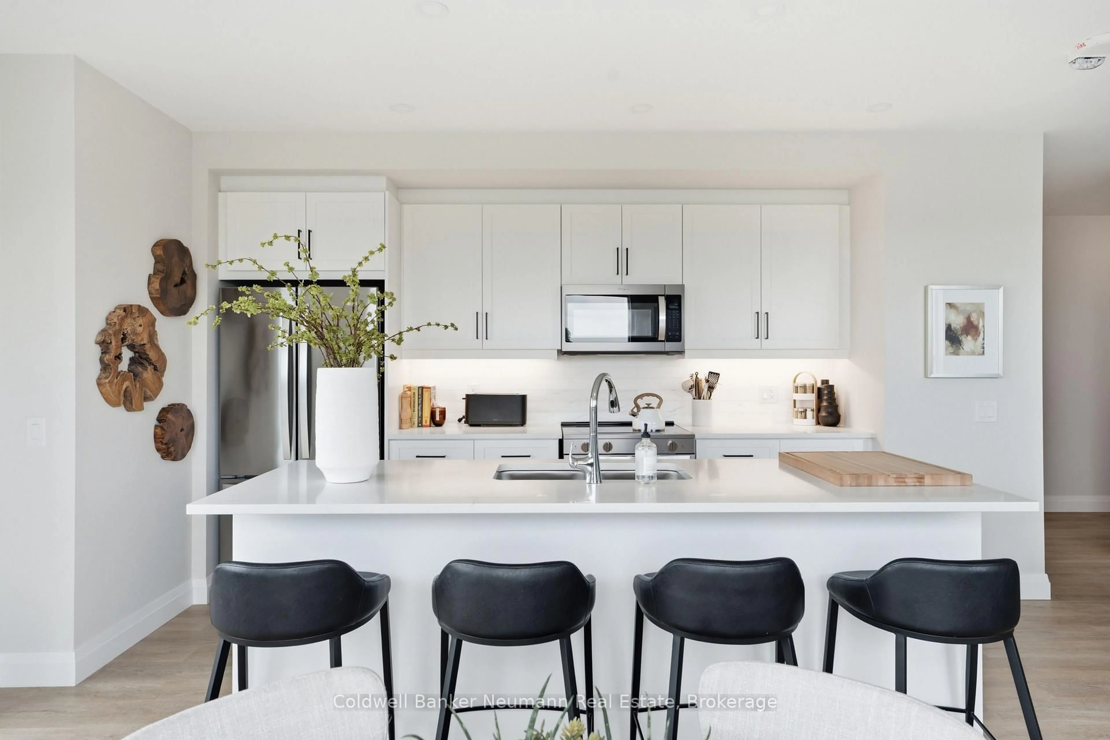 Open concept kitchen, ceramic/tile floor for 1882 Gordon St #307, Guelph Ontario N1L 0P6