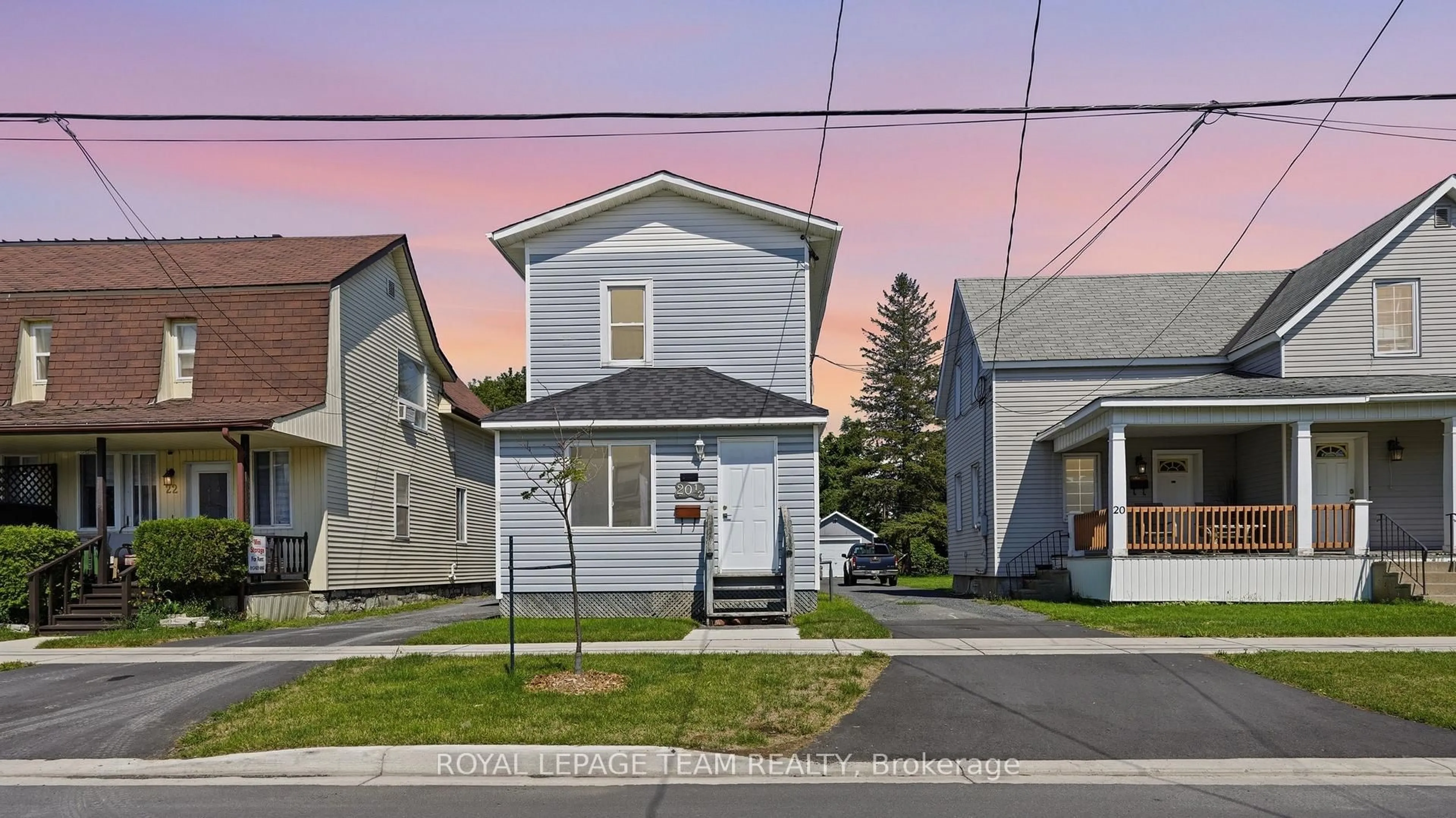 A pic from outside/outdoor area/front of a property/back of a property/a pic from drone, street for 20 1/2 Lawrence Ave, Cornwall Ontario K6H 5R5