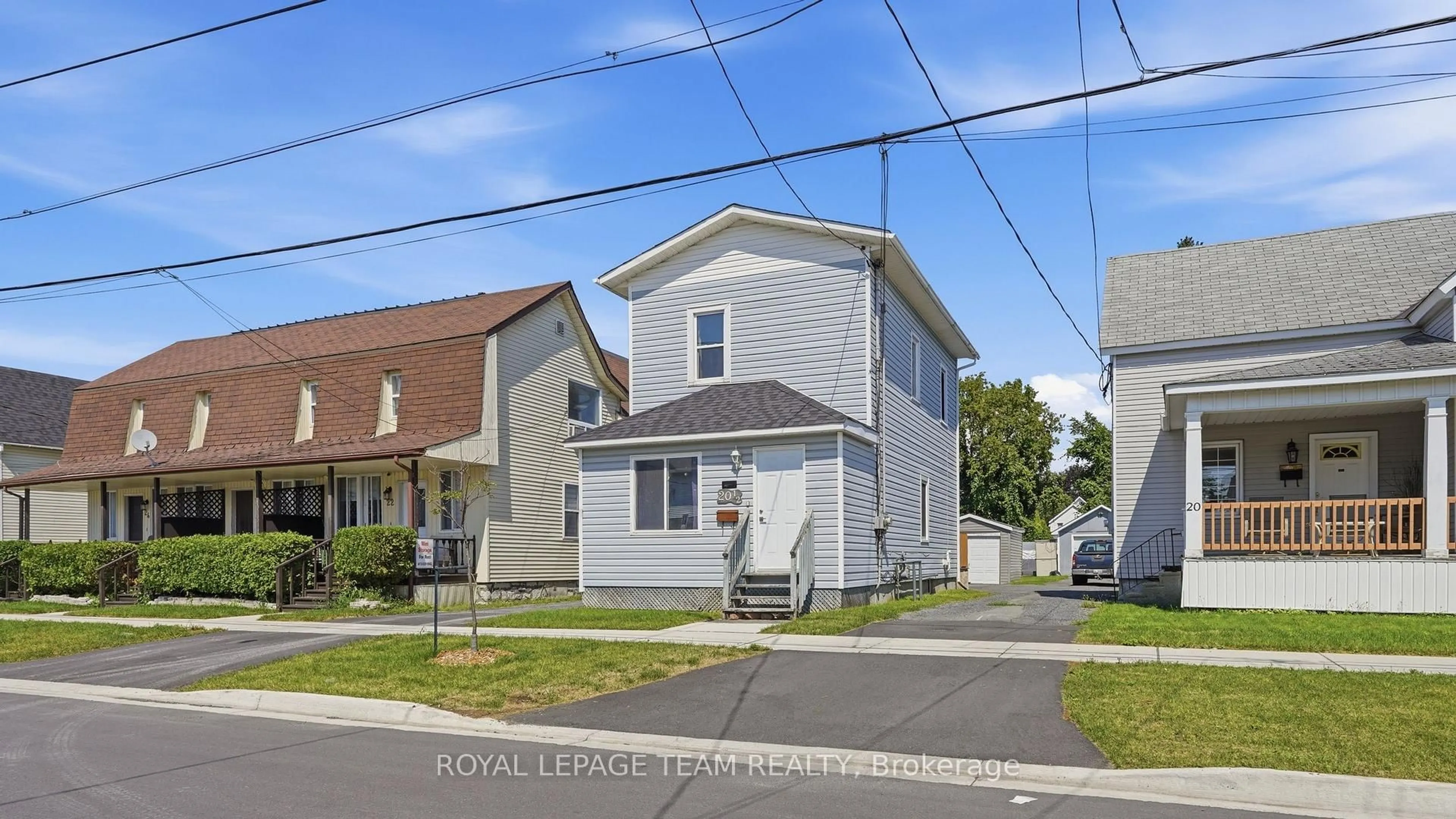 A pic from outside/outdoor area/front of a property/back of a property/a pic from drone, street for 20 1/2 Lawrence Ave, Cornwall Ontario K6H 5R5