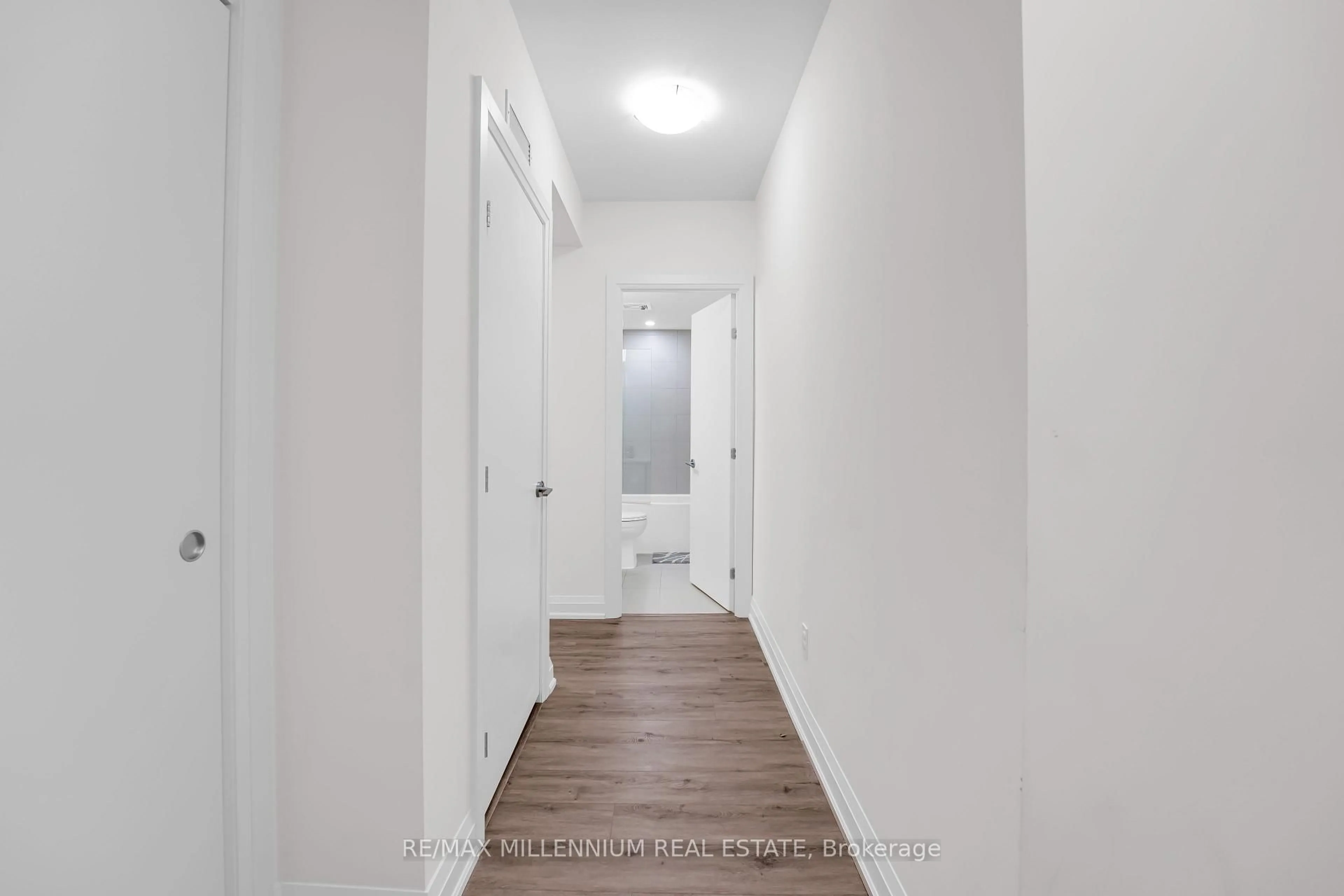 Indoor entryway for 385 Winston Rd #1011, Grimsby Ontario L3M 4E8