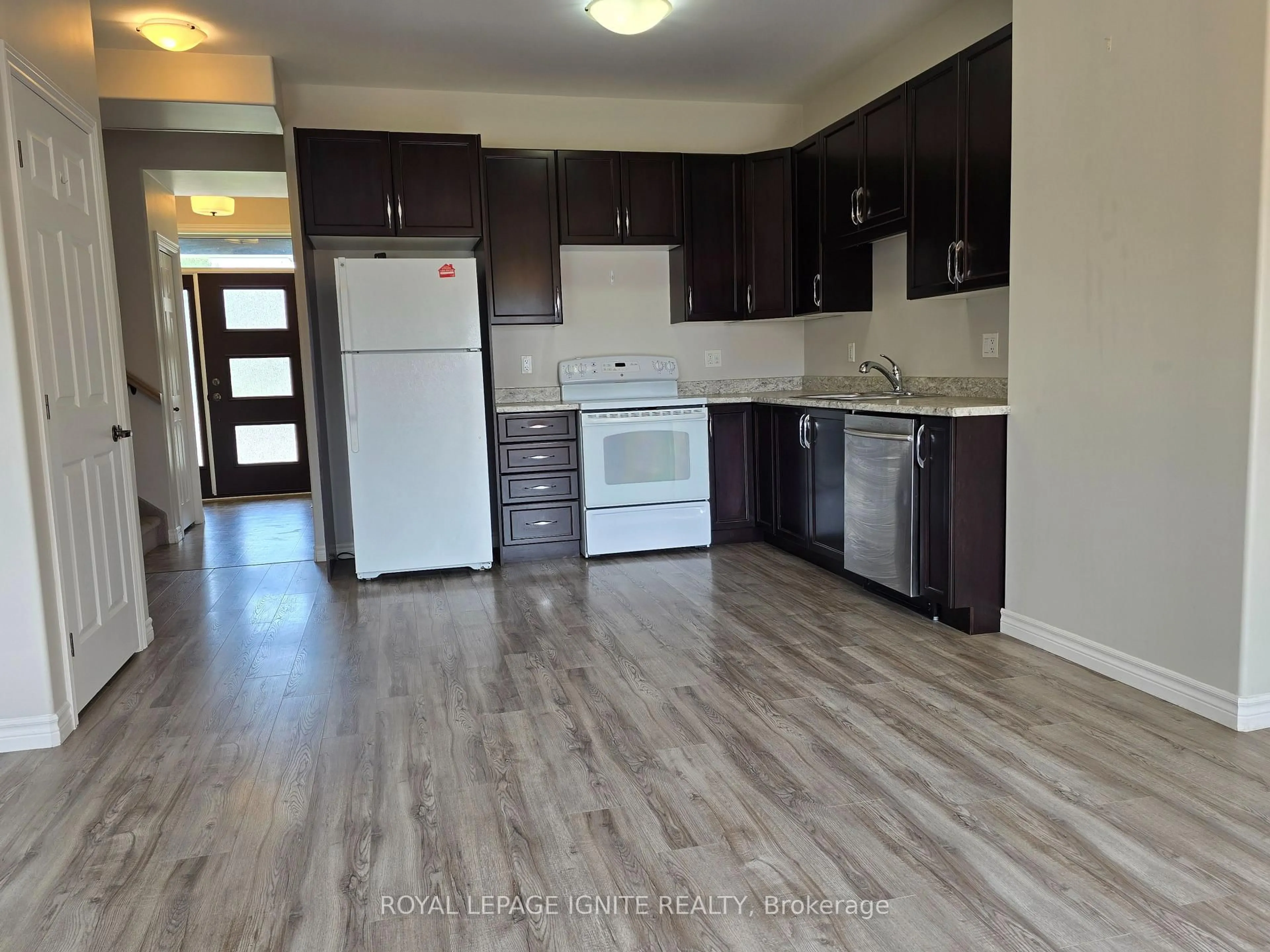 Standard kitchen, wood/laminate floor for 52 Cottonwood Dr, Belleville Ontario K8N 0J2