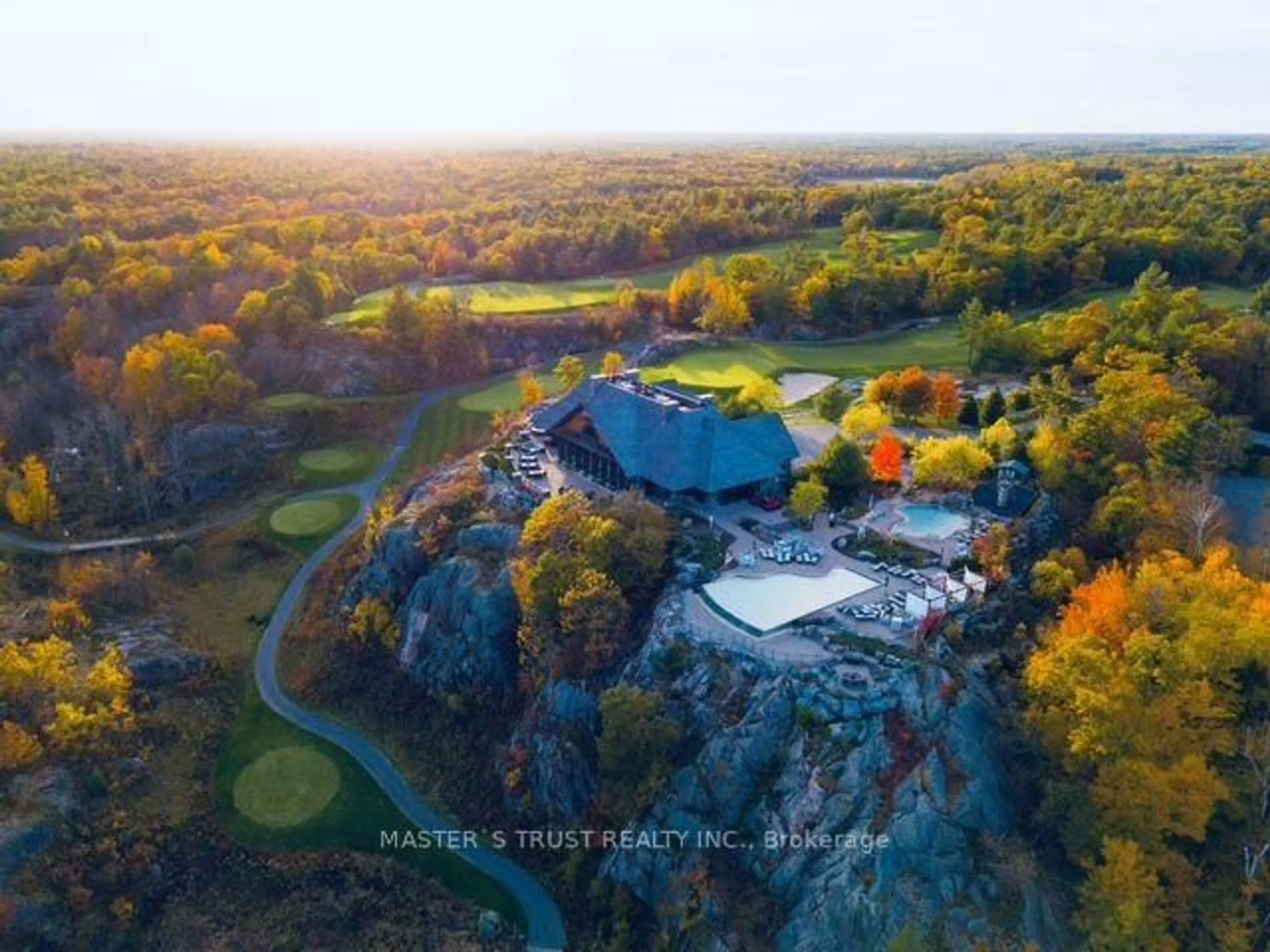 A pic from outside/outdoor area/front of a property/back of a property/a pic from drone, unknown for 120 CARRICK Tr #308, Gravenhurst Ontario P1P 0A2