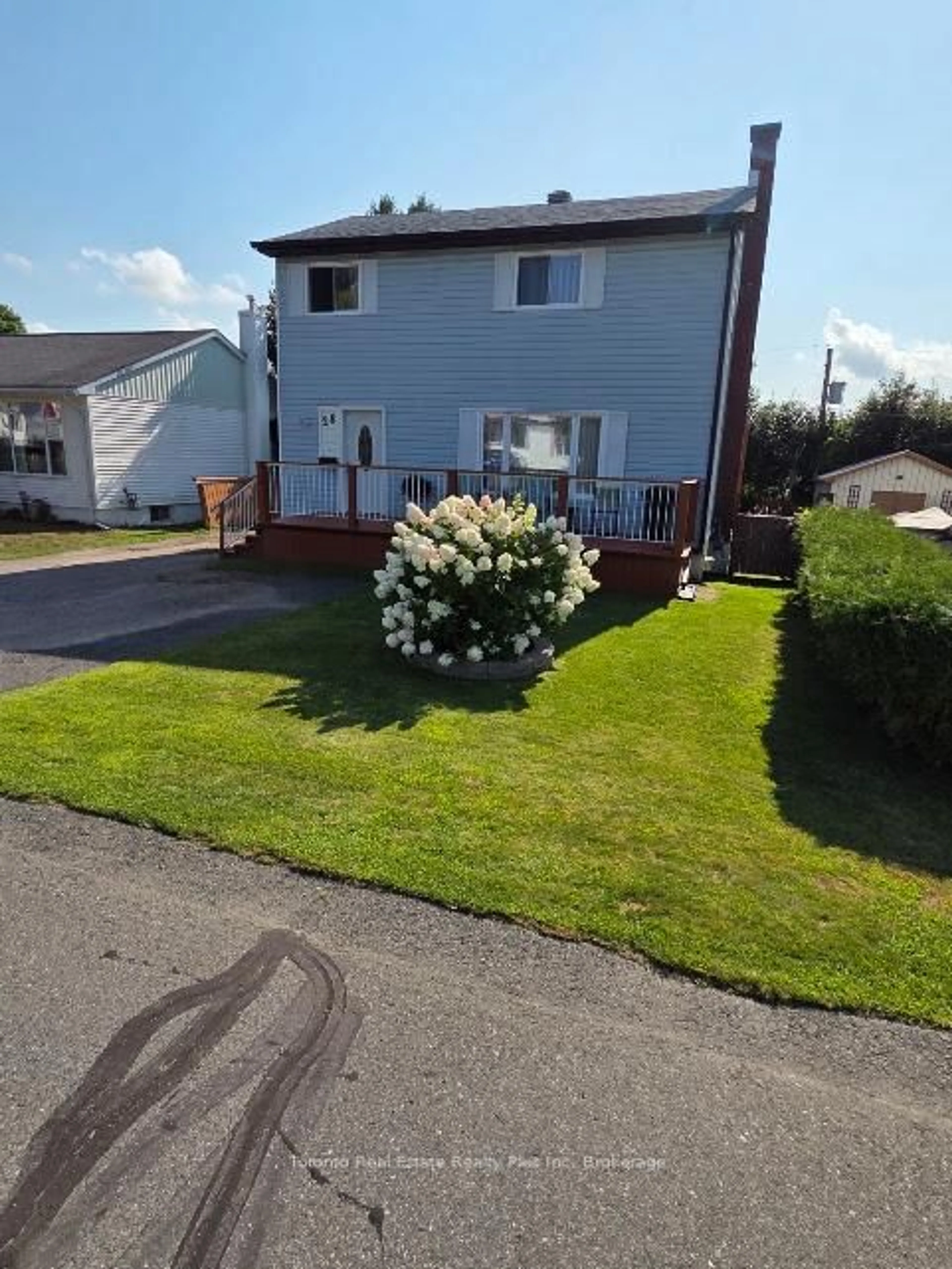 A pic from outside/outdoor area/front of a property/back of a property/a pic from drone, street for 28 Milliken Rd, Elliot Lake Ontario P5A 1K1
