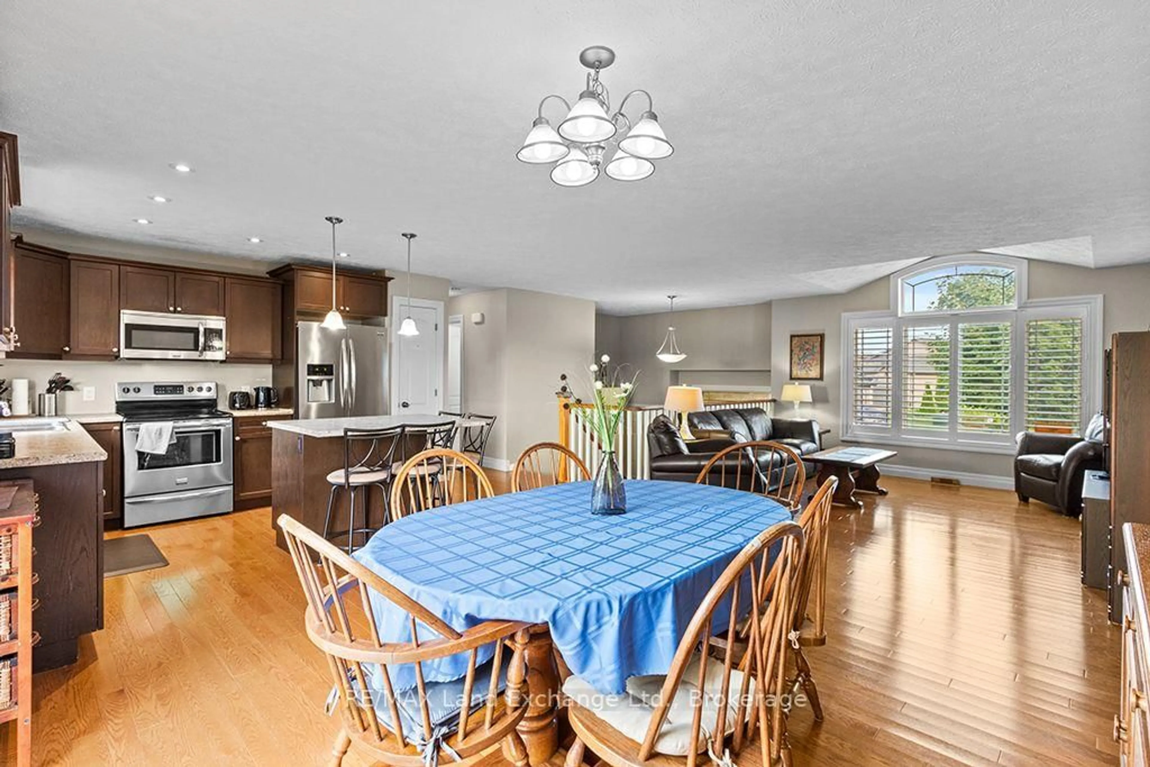 Open concept kitchen, unknown for 298 Stickel St, Saugeen Shores Ontario N0H 2C1