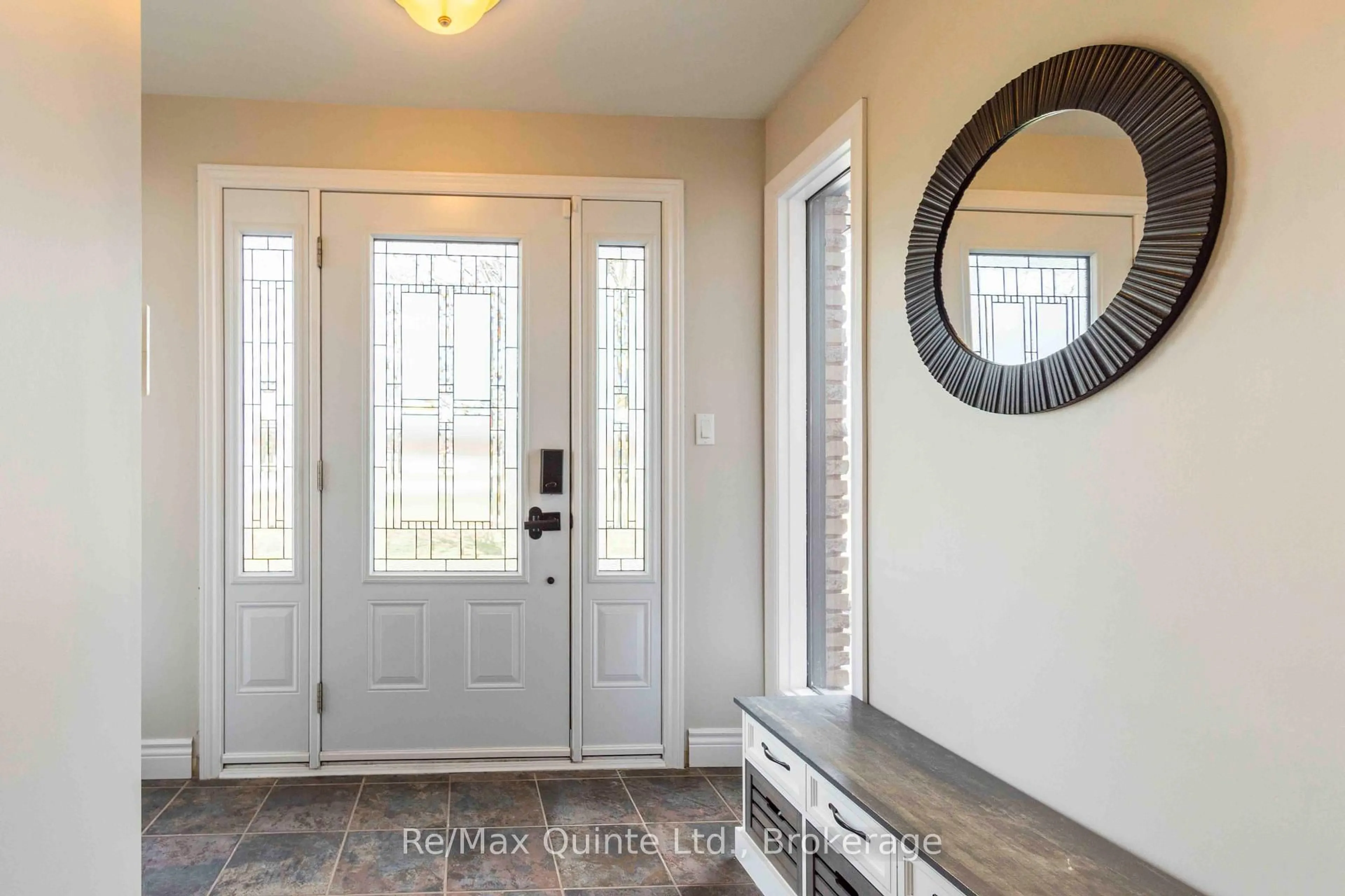 Indoor entryway for 43 Frankford Rd, Quinte West Ontario K0K 2B0