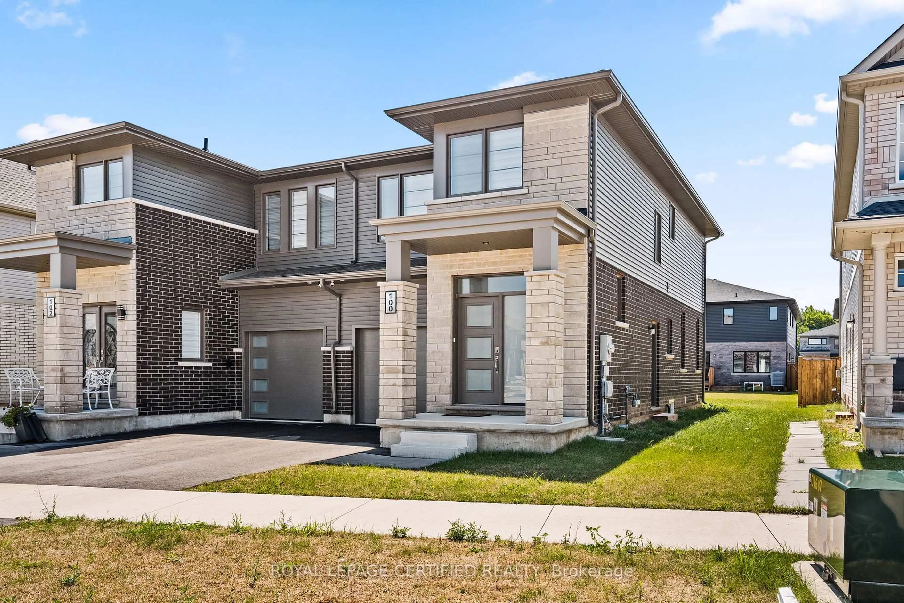 Home with brick exterior material, street for 100 Acacia Rd, Pelham Ontario L3B 5N5