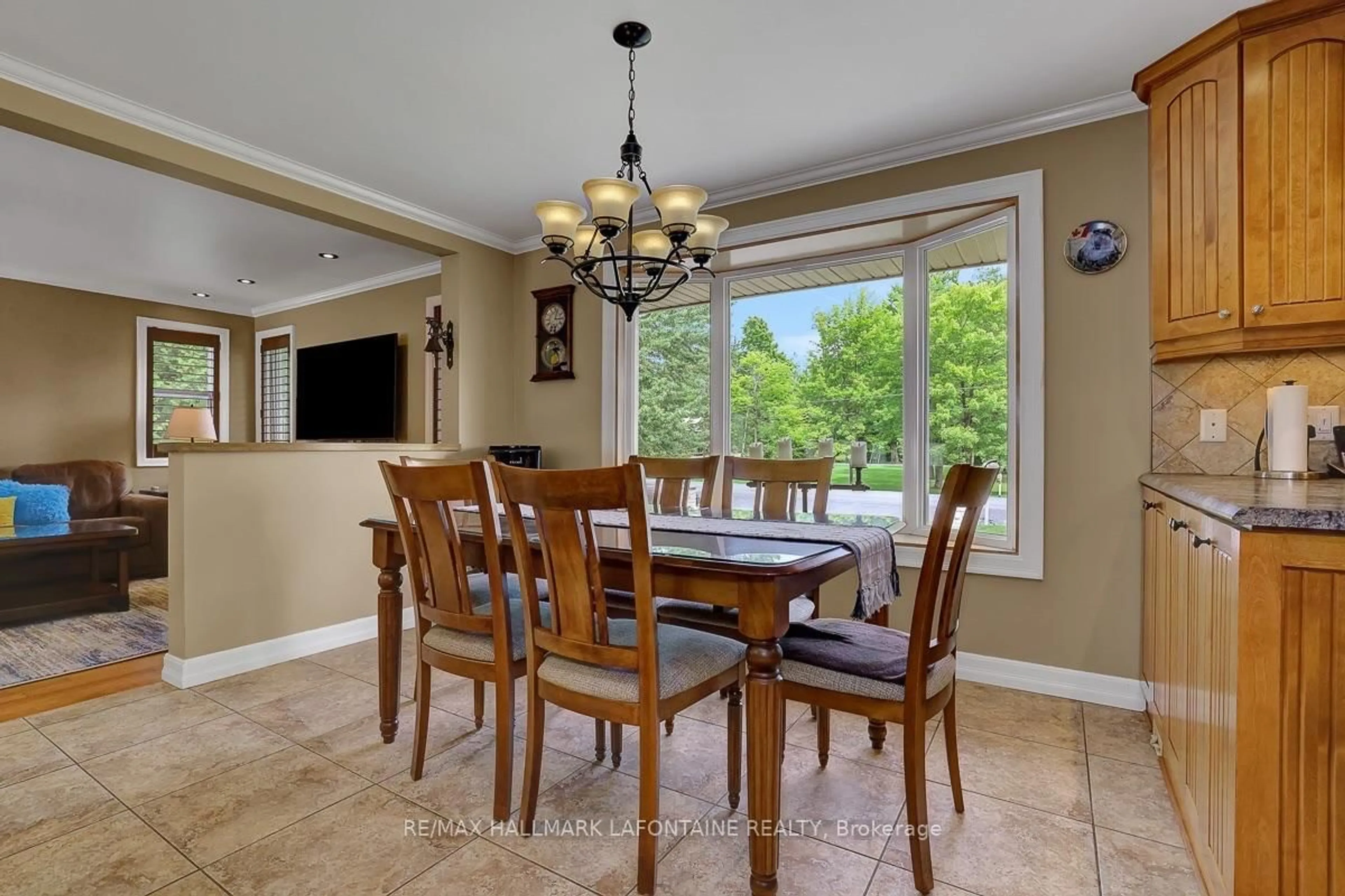 Dining room, ceramic/tile floor for 2780 Gagne Rd, Clarence-Rockland Ontario K0A 2A0