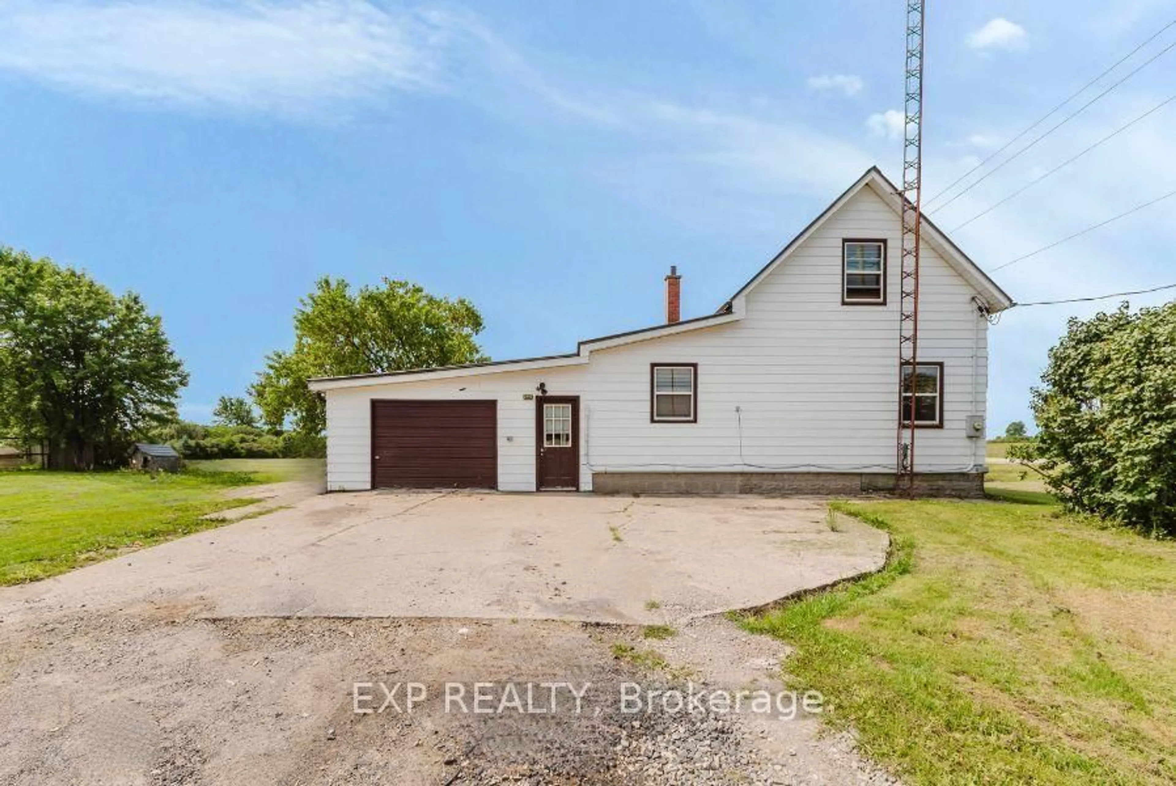 A pic from outside/outdoor area/front of a property/back of a property/a pic from drone, building for 9819 Onieda Rd, Southwold Ontario N0L 2E0