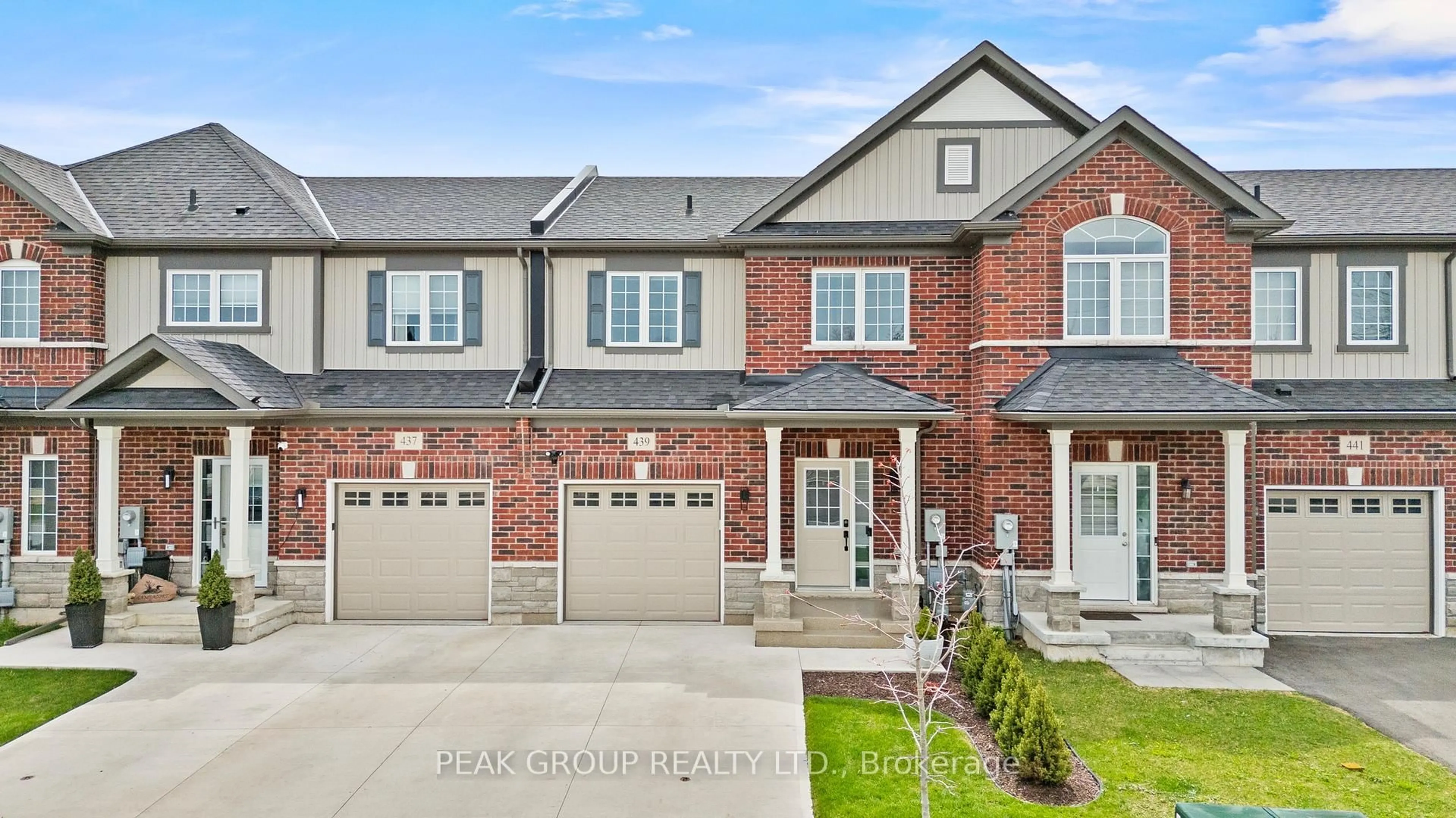 Home with brick exterior material, street for 439 Williams Cres, Fort Erie Ontario L2A 4P6