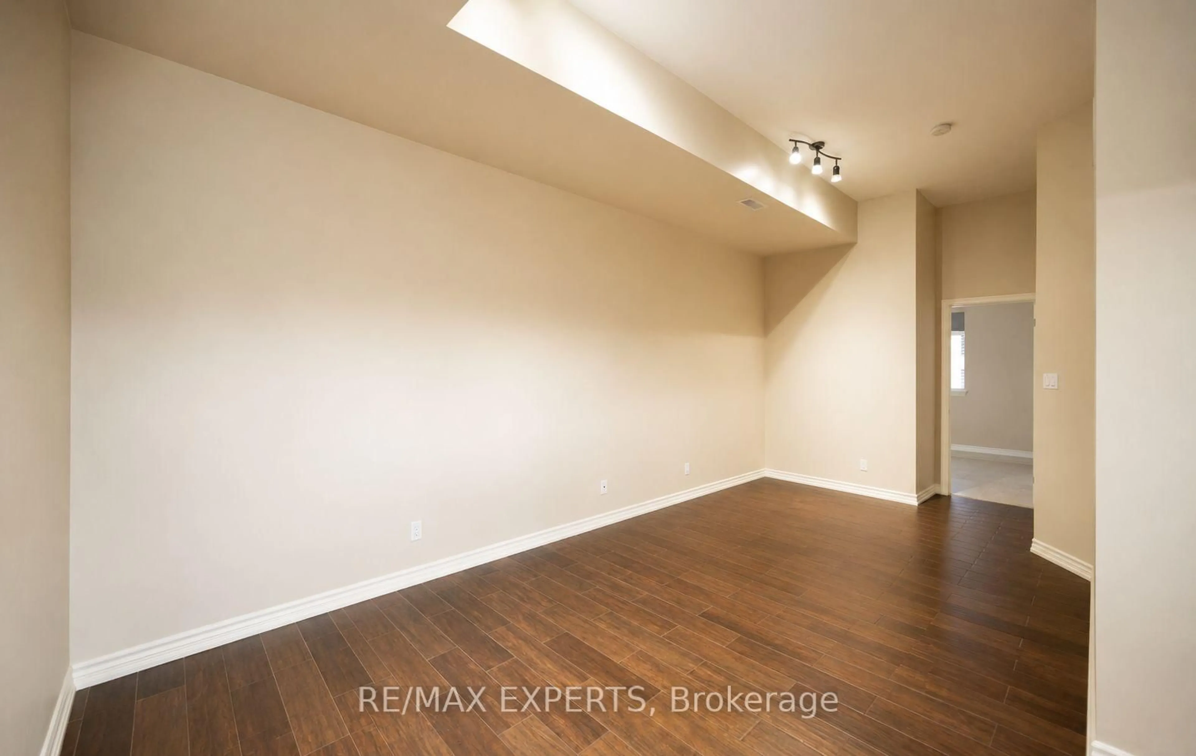 A pic of a room for 130 Wellington St #203, Hamilton Ontario L8R 1N3