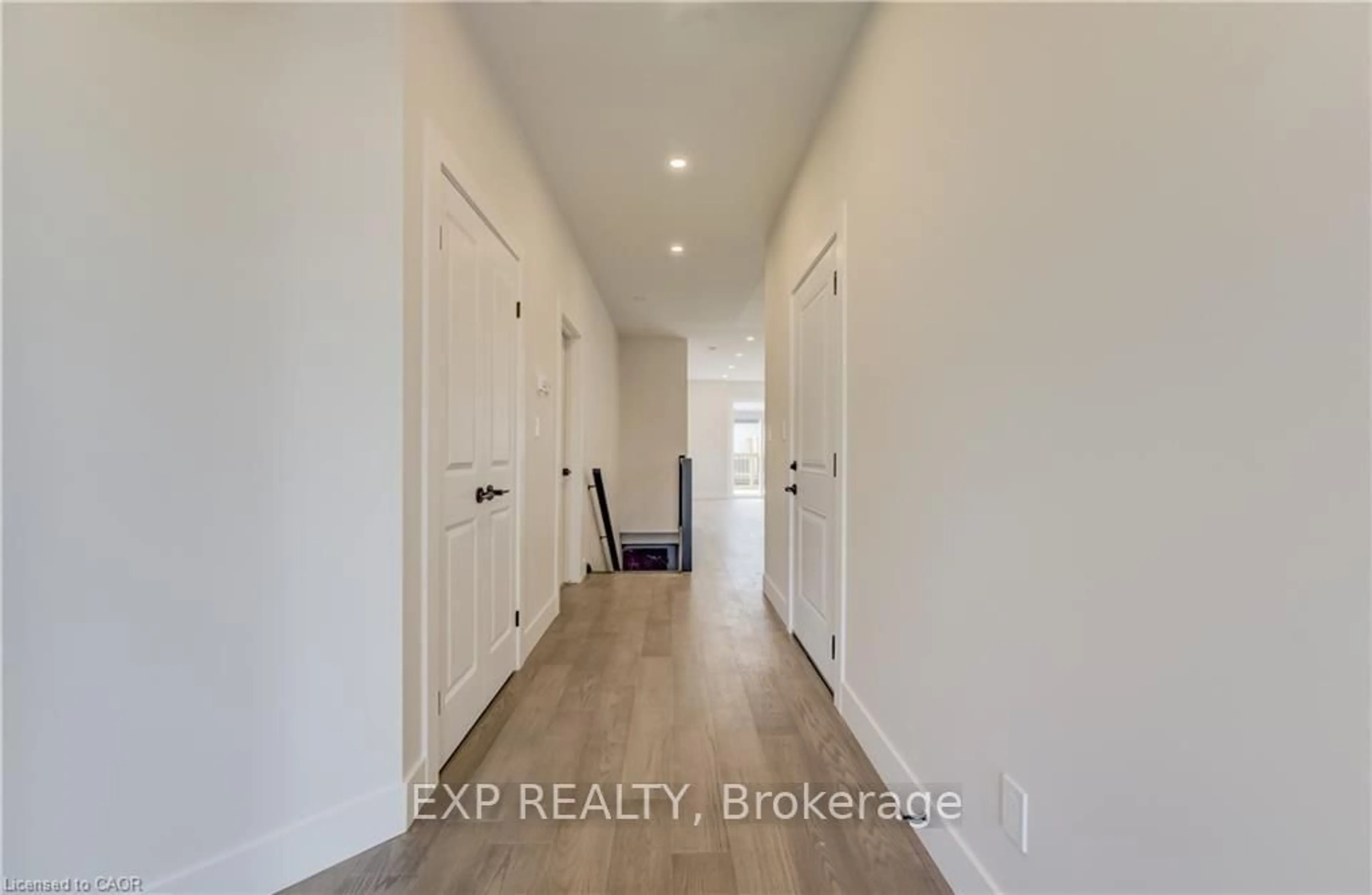 Indoor entryway for 12 Washington St #102, Norwich Ontario N0J 1P0
