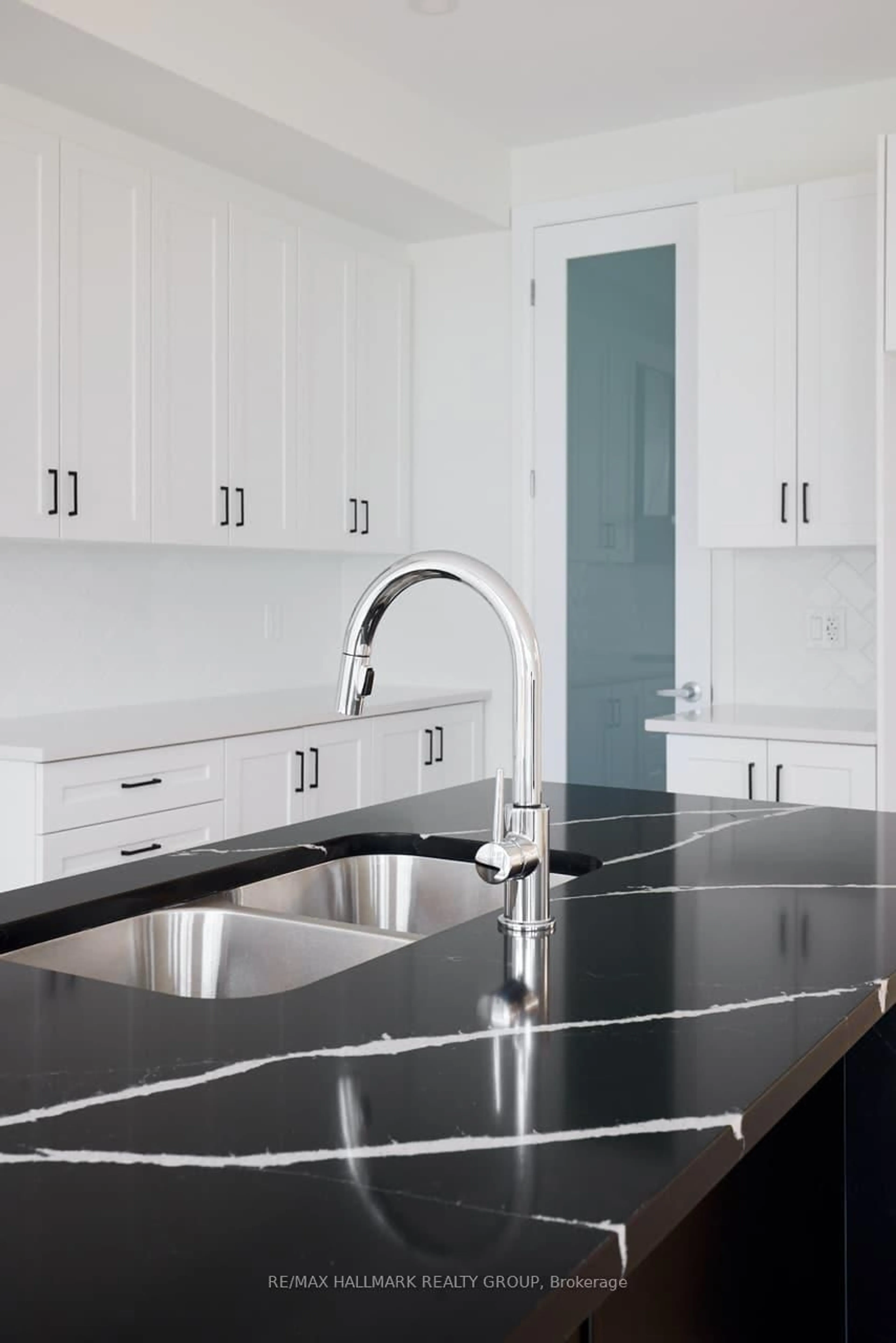 Contemporary kitchen, ceramic/tile floor for 614 Roundhouse Cres, Ottawa Ontario K2S 1K4