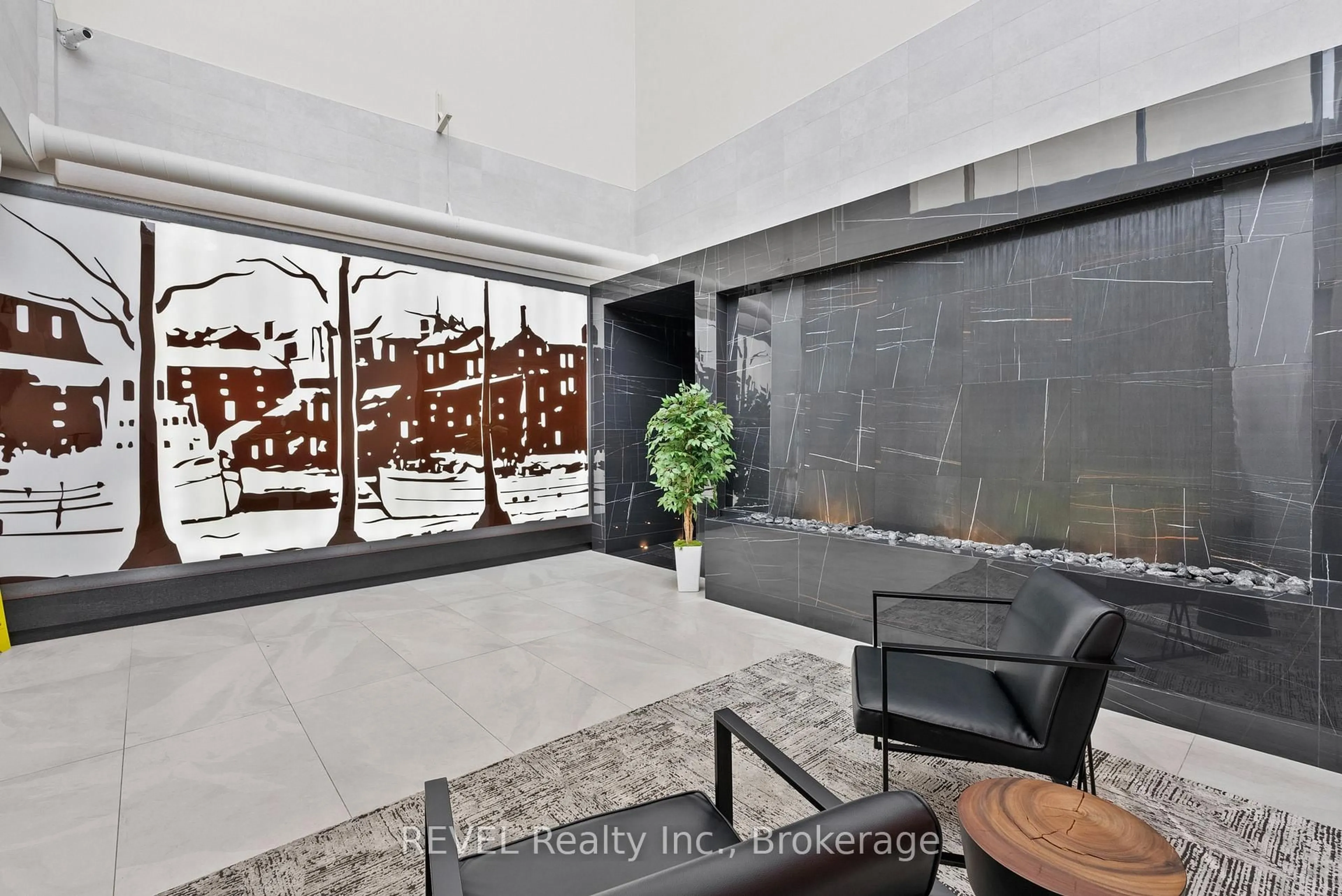Lobby for 77 YATES St #404, St. Catharines Ontario L2R 0C4
