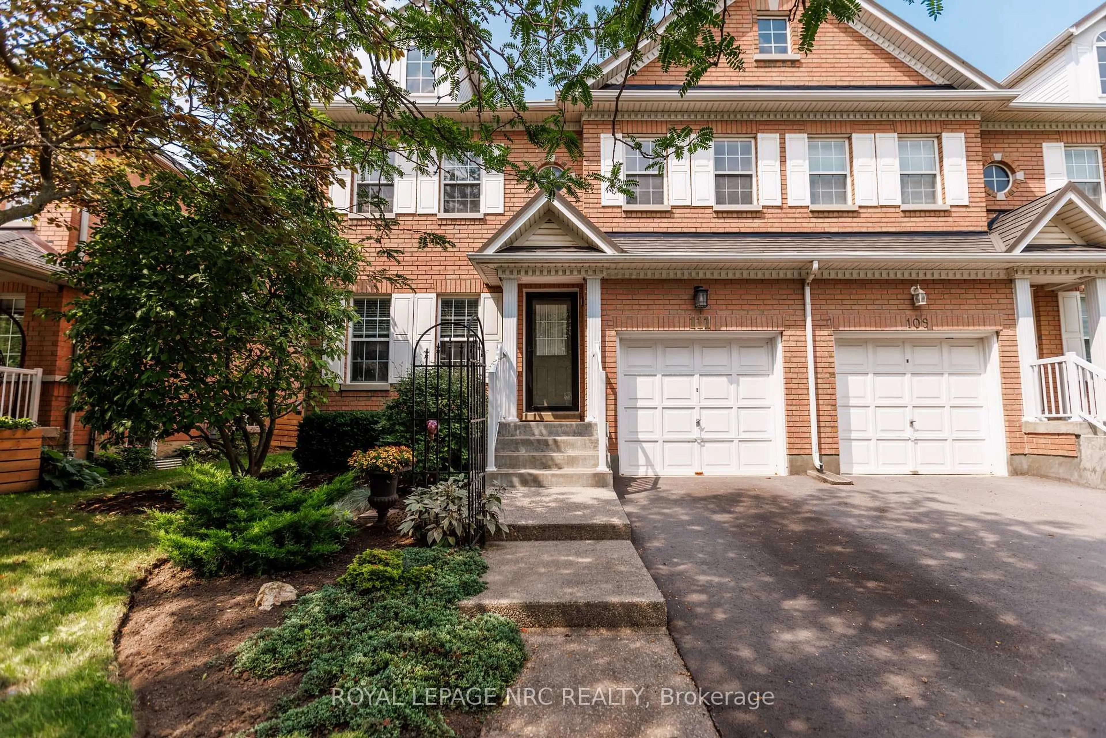 Home with brick exterior material, street for 111 Cole Cres, Niagara-on-the-Lake Ontario L0S 1J0