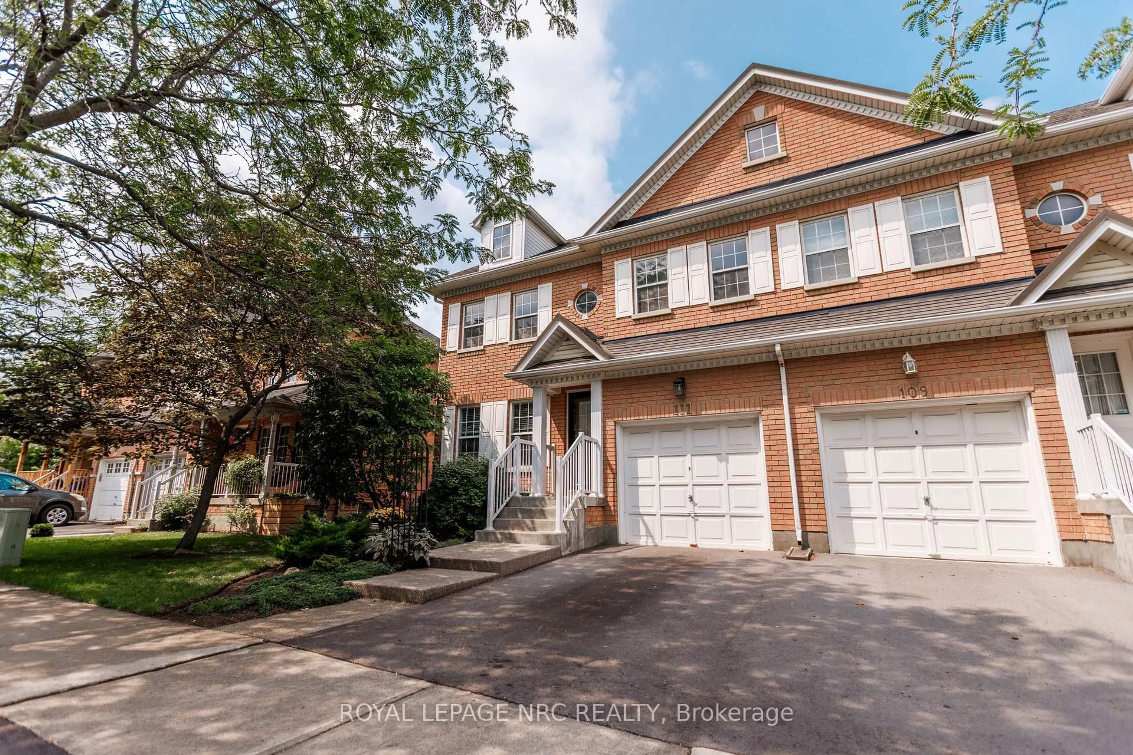 Home with brick exterior material, street for 111 Cole Cres, Niagara-on-the-Lake Ontario L0S 1J0
