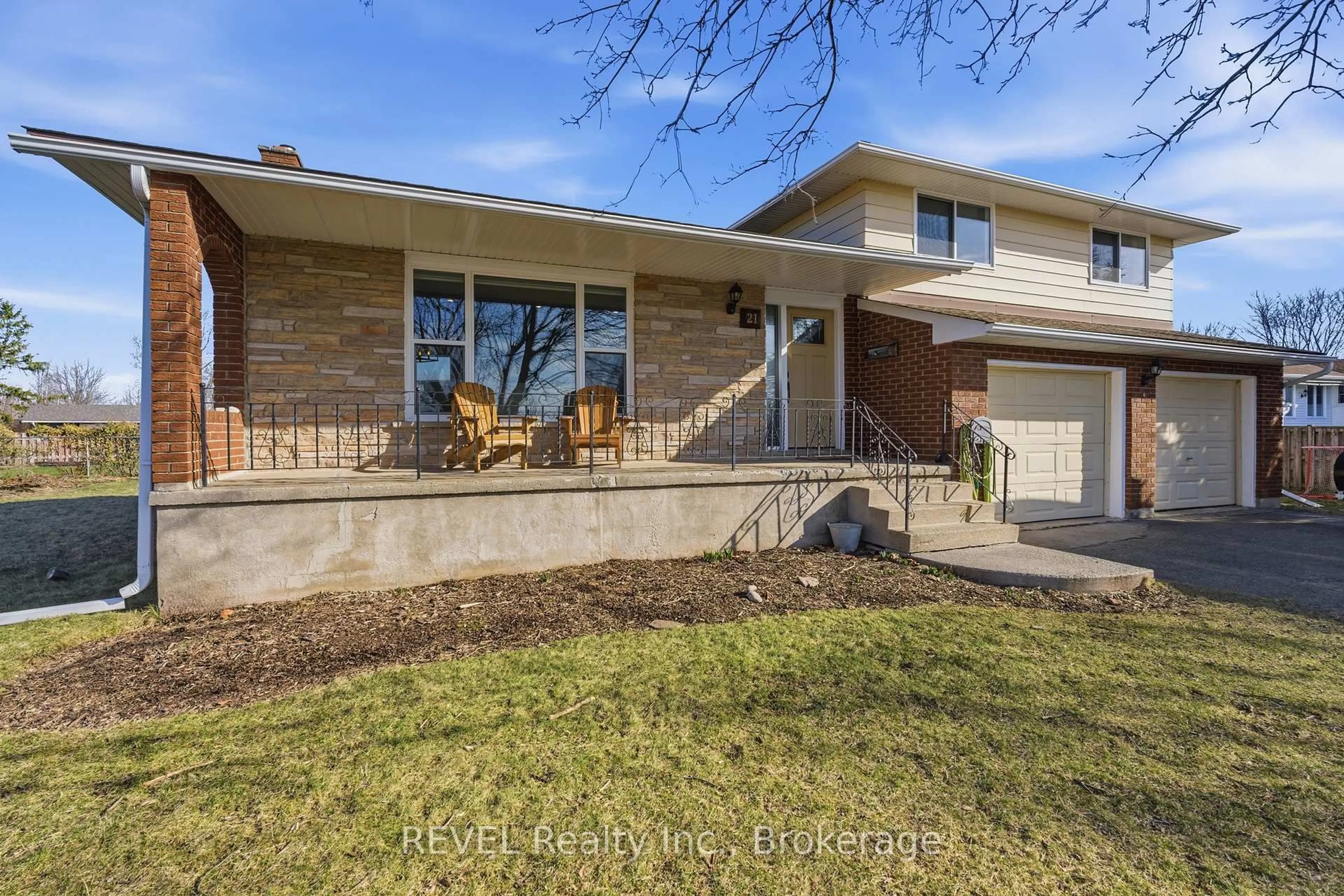 Home with brick exterior material, street for 21 Lena Cres, Port Colborne Ontario L3K 5X3