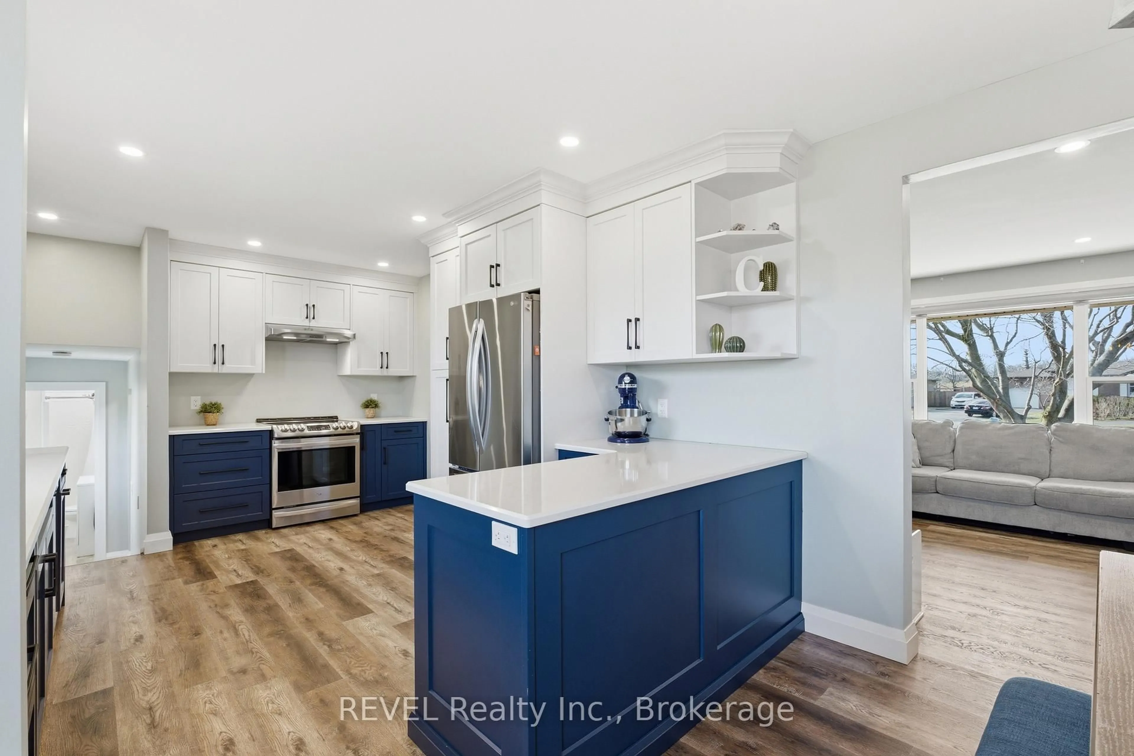 Open concept kitchen, ceramic/tile floor for 21 Lena Cres, Port Colborne Ontario L3K 5X3