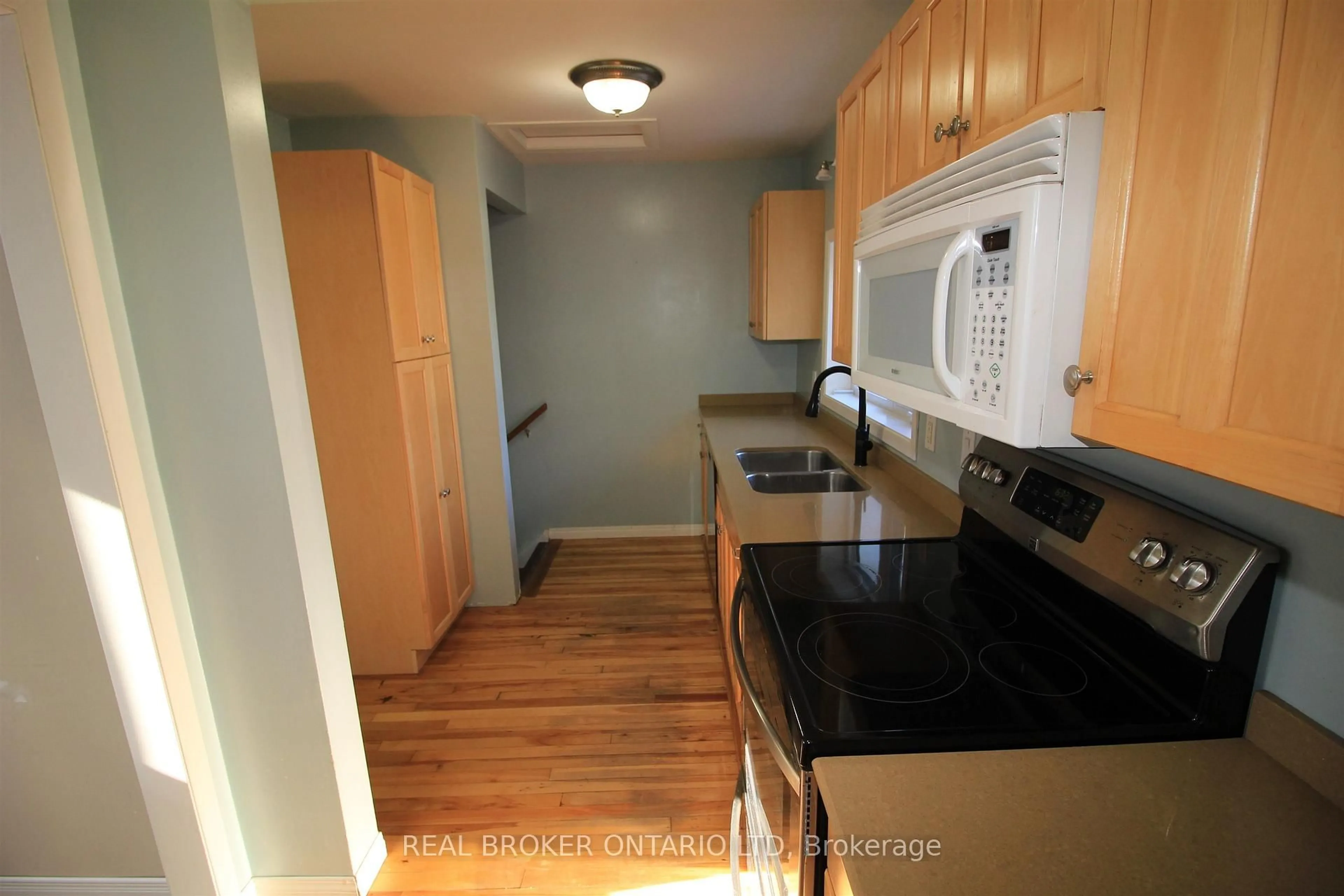 Standard kitchen, unknown for 368 Merrill St, Thunder Bay Ontario P7A 1E6