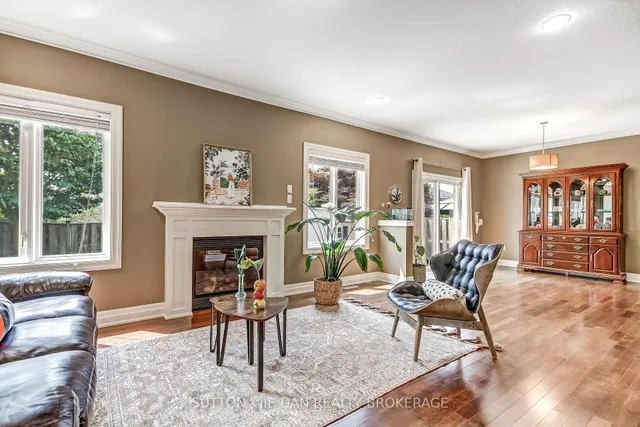 1511 CORONATION Dr, London North 2