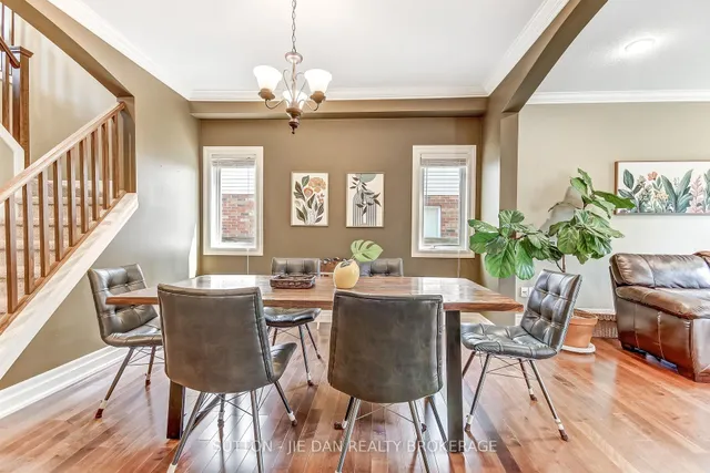 1511 CORONATION Dr, London North 4