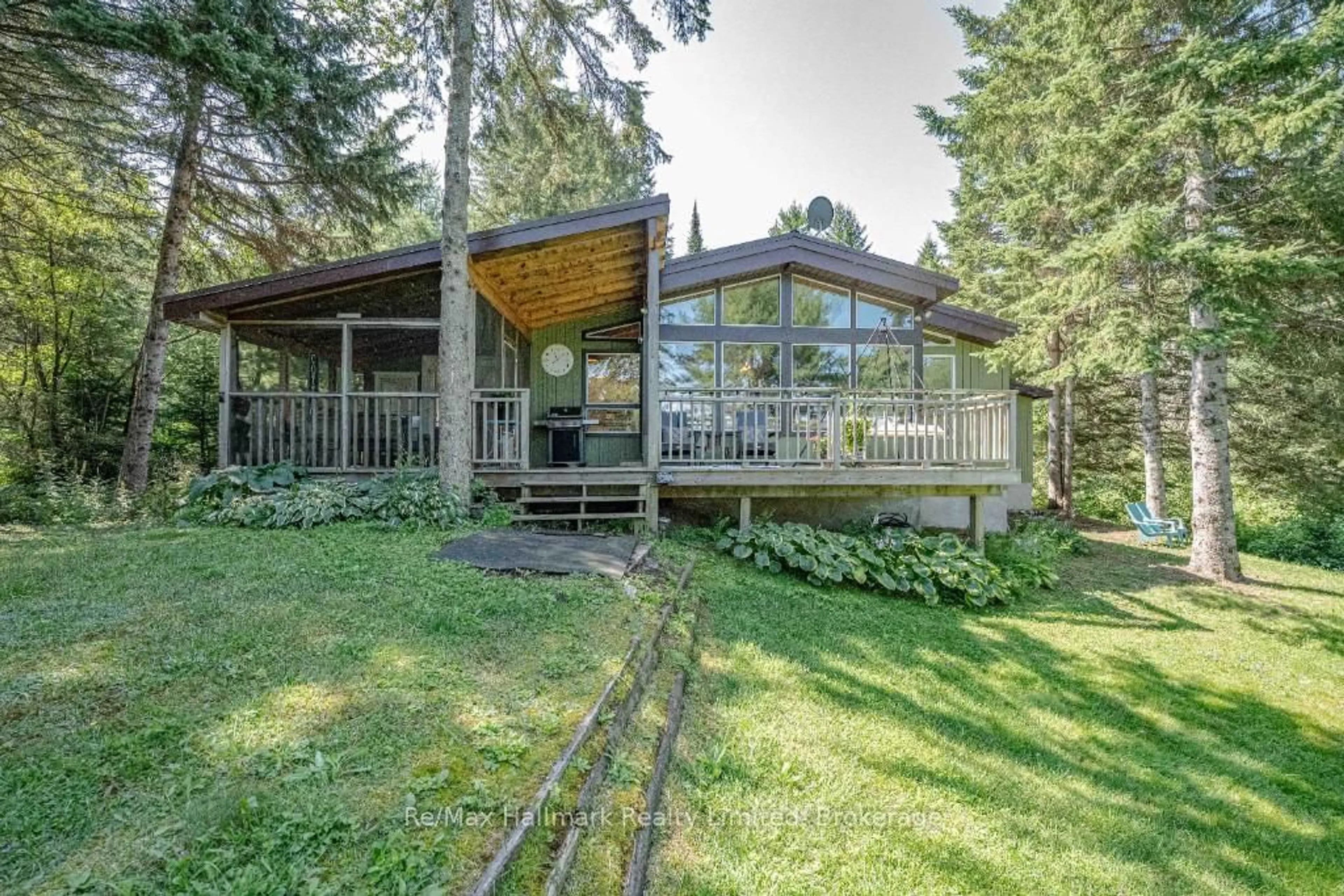 Patio, forest/trees view for 199 Bonnell Rd, Bracebridge Ontario P1L 1W9